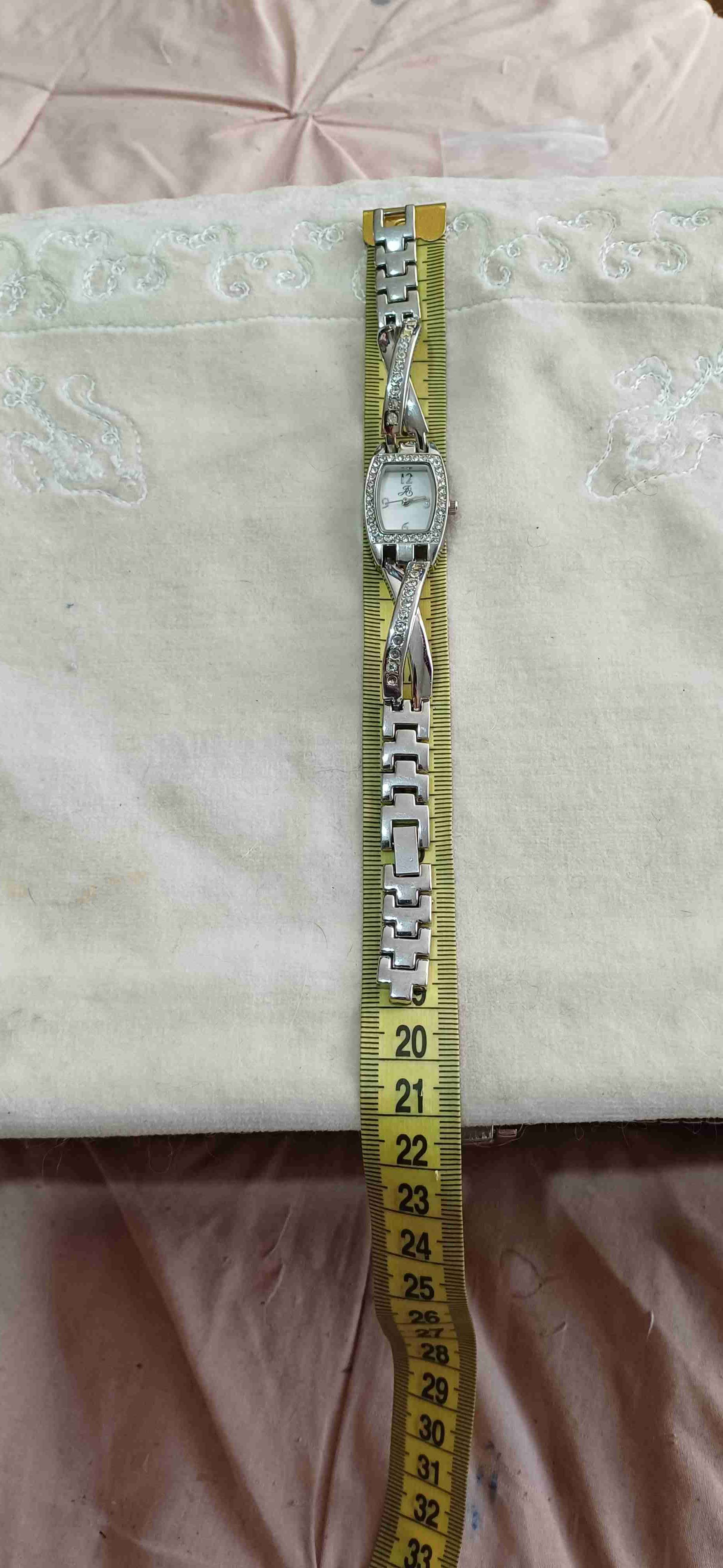 Reloj plateado con cristales - miniatura 2