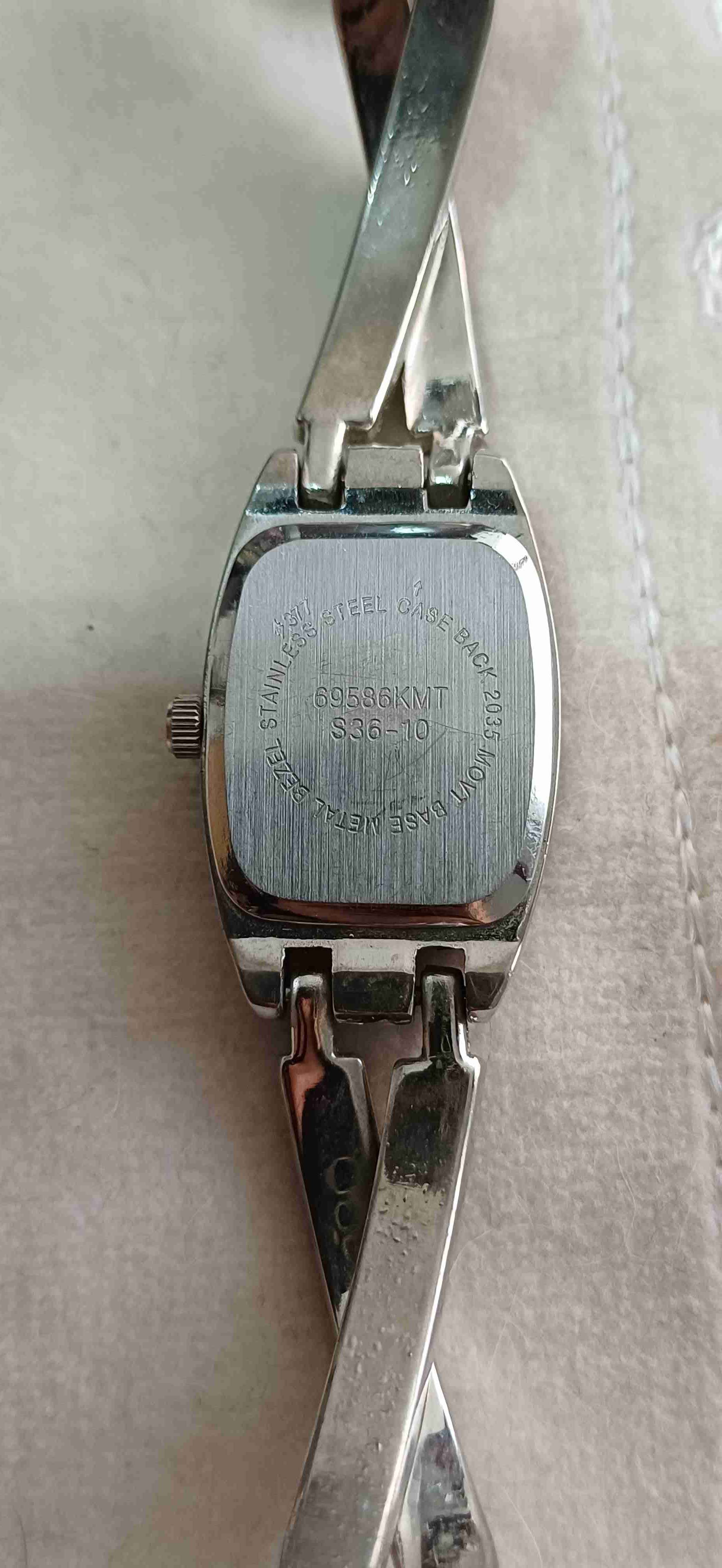 Reloj plateado con cristales - miniatura 4