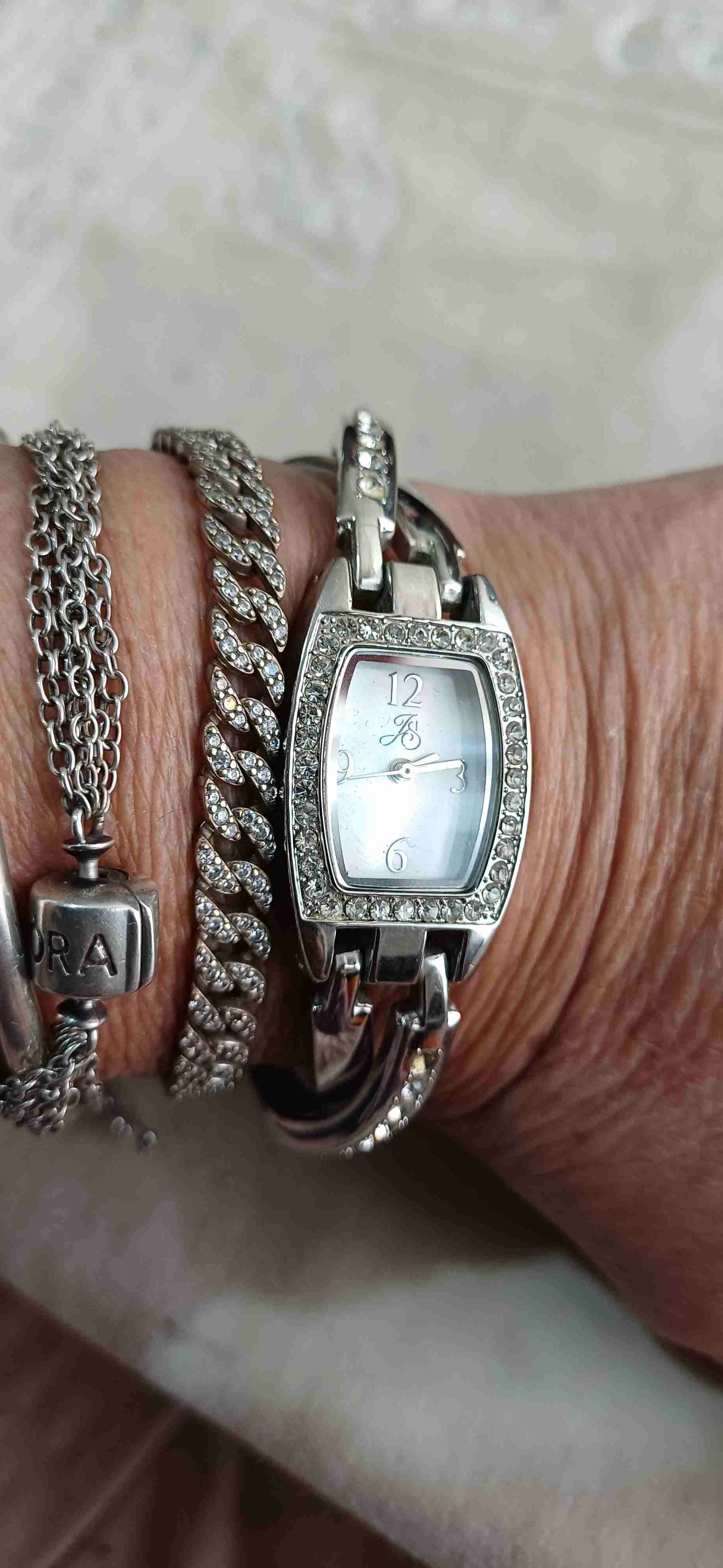 Reloj plateado con cristales - miniatura 6