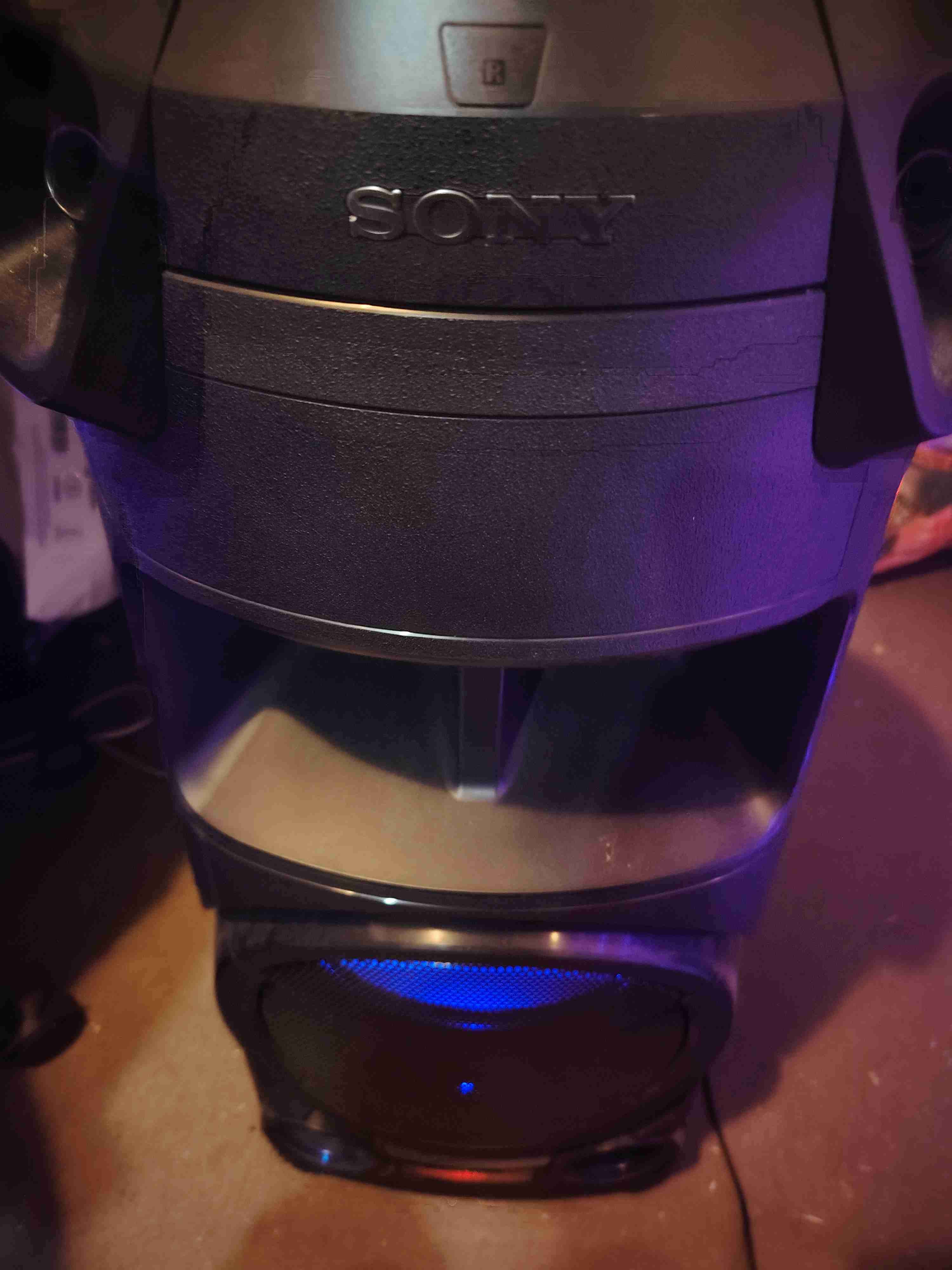 Torre de sonido Sony con luces LED - 2