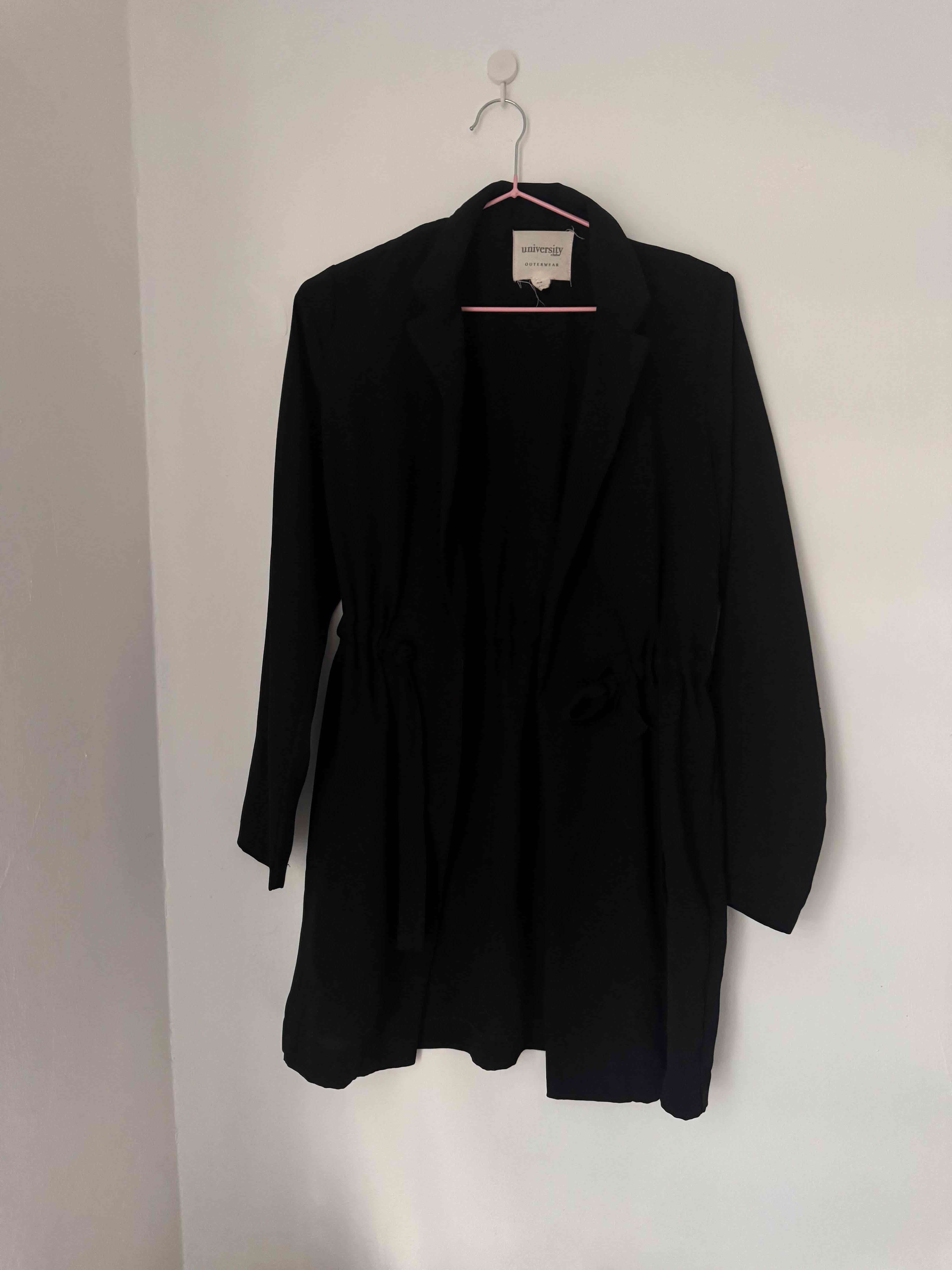 Tapado negro con amarra