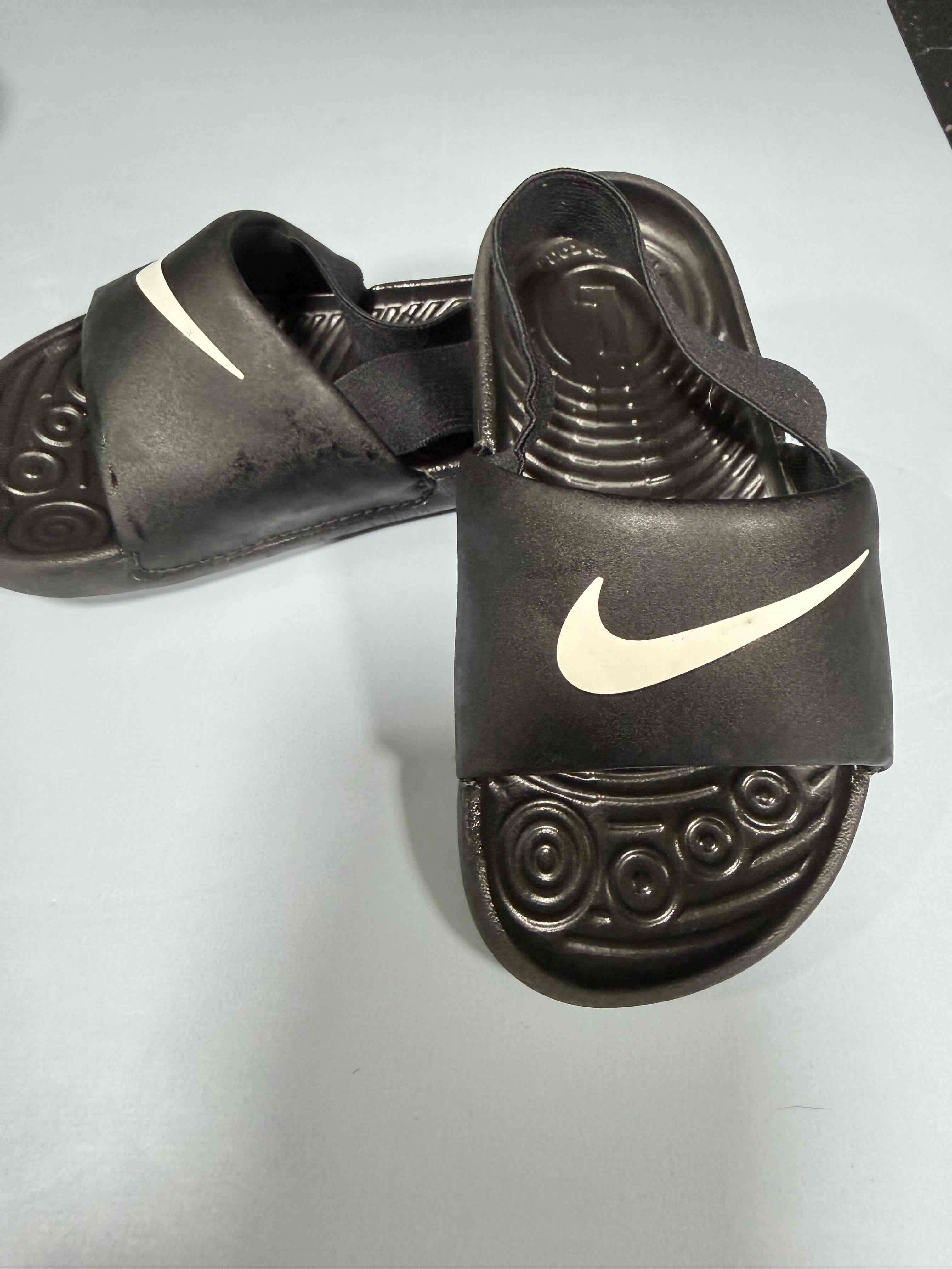 Sandalias negras deportivas - 1