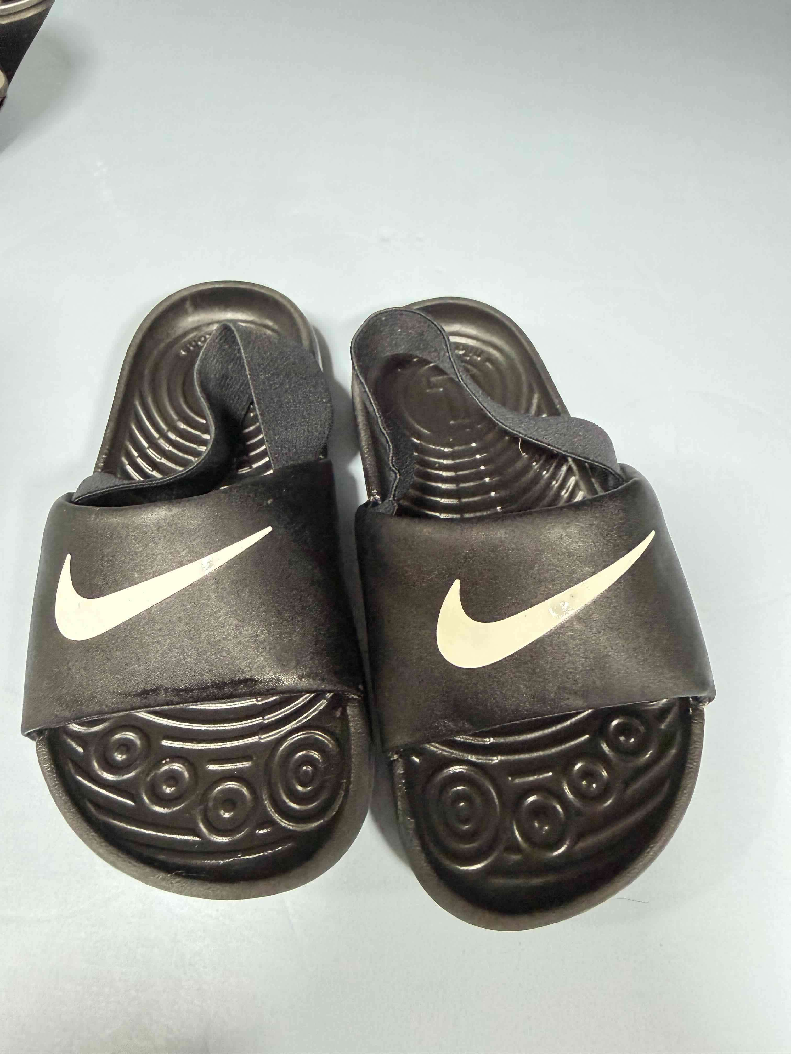 Sandalias negras deportivas - 2