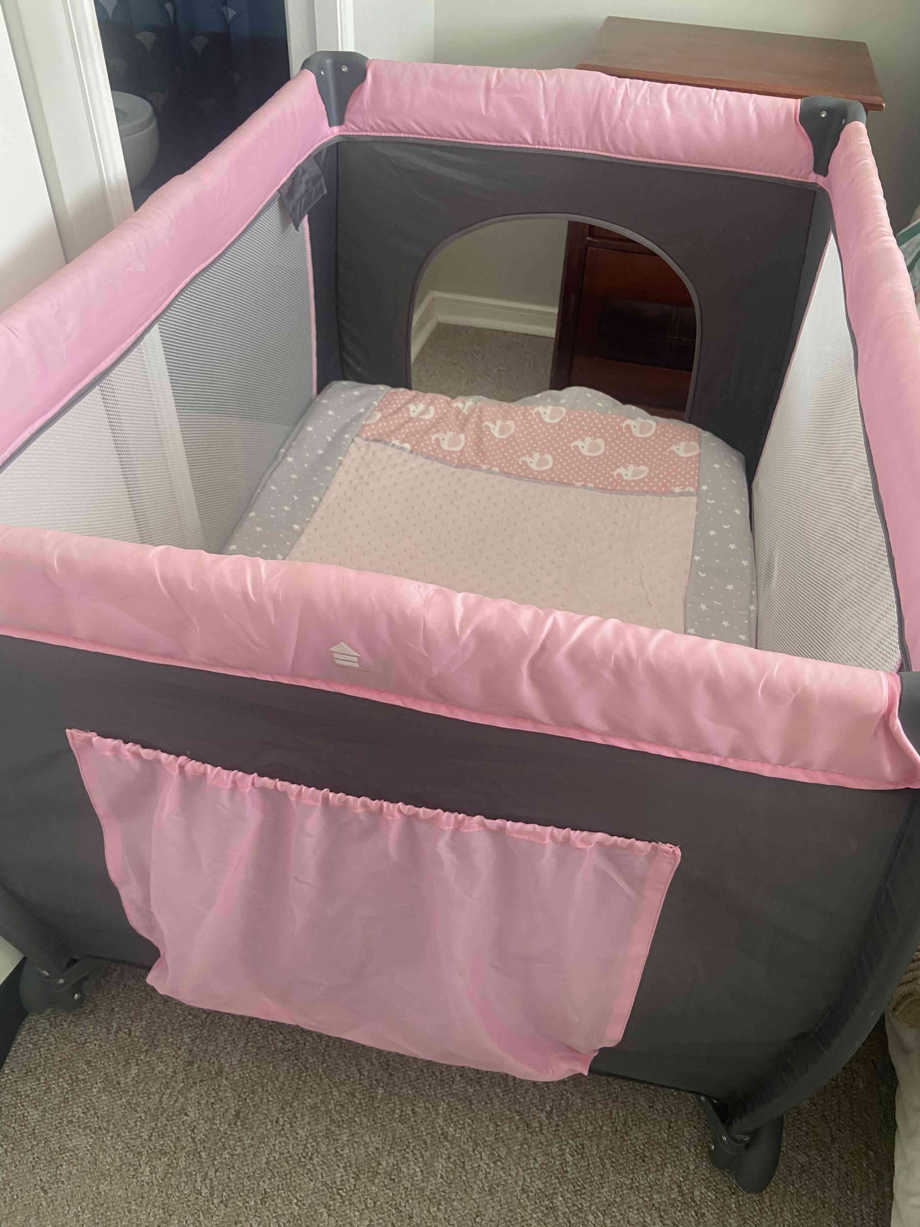 Cuna corral plegable rosa - miniatura 1