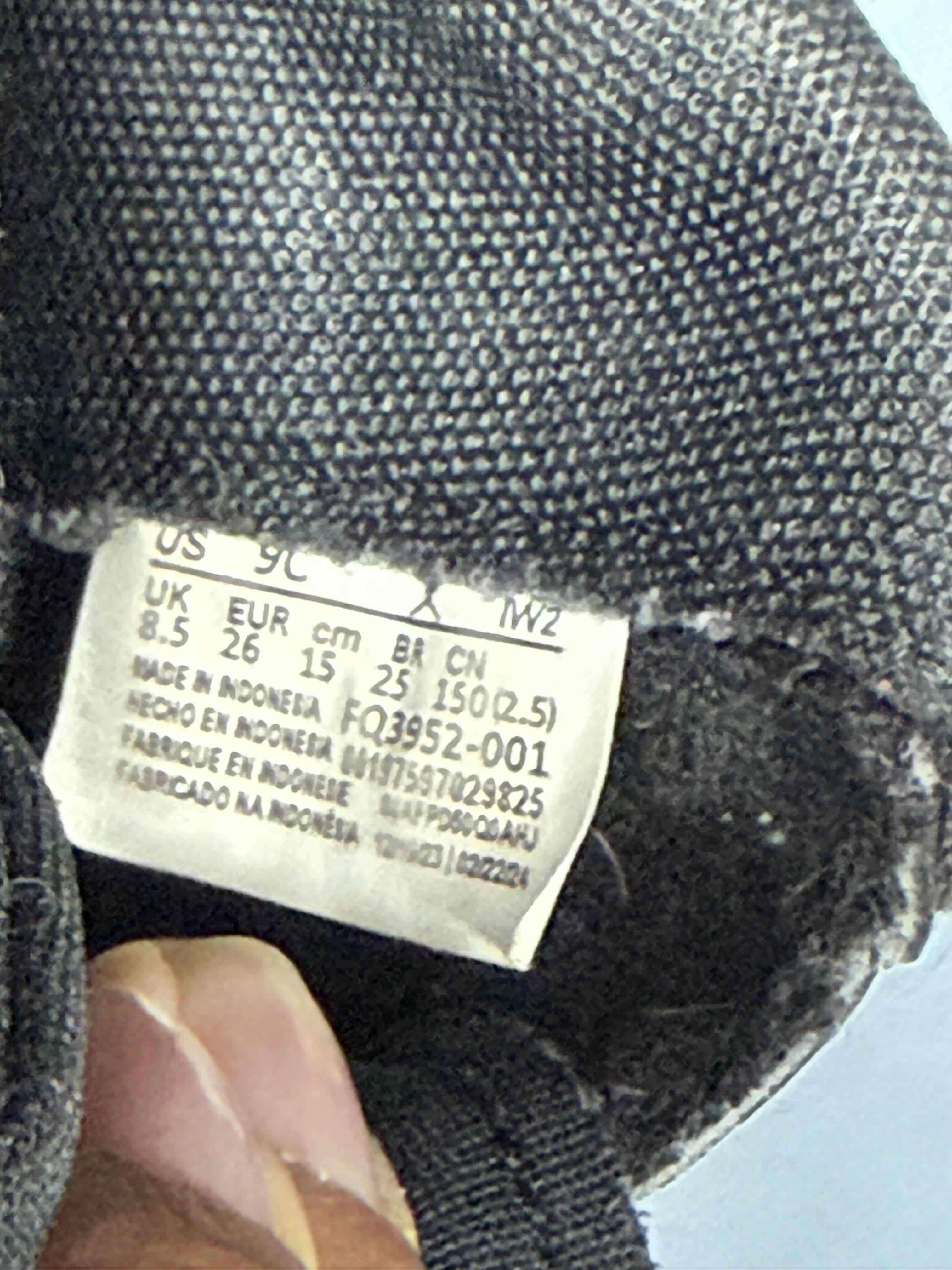 Zapatillas negras para niños - miniatura 4