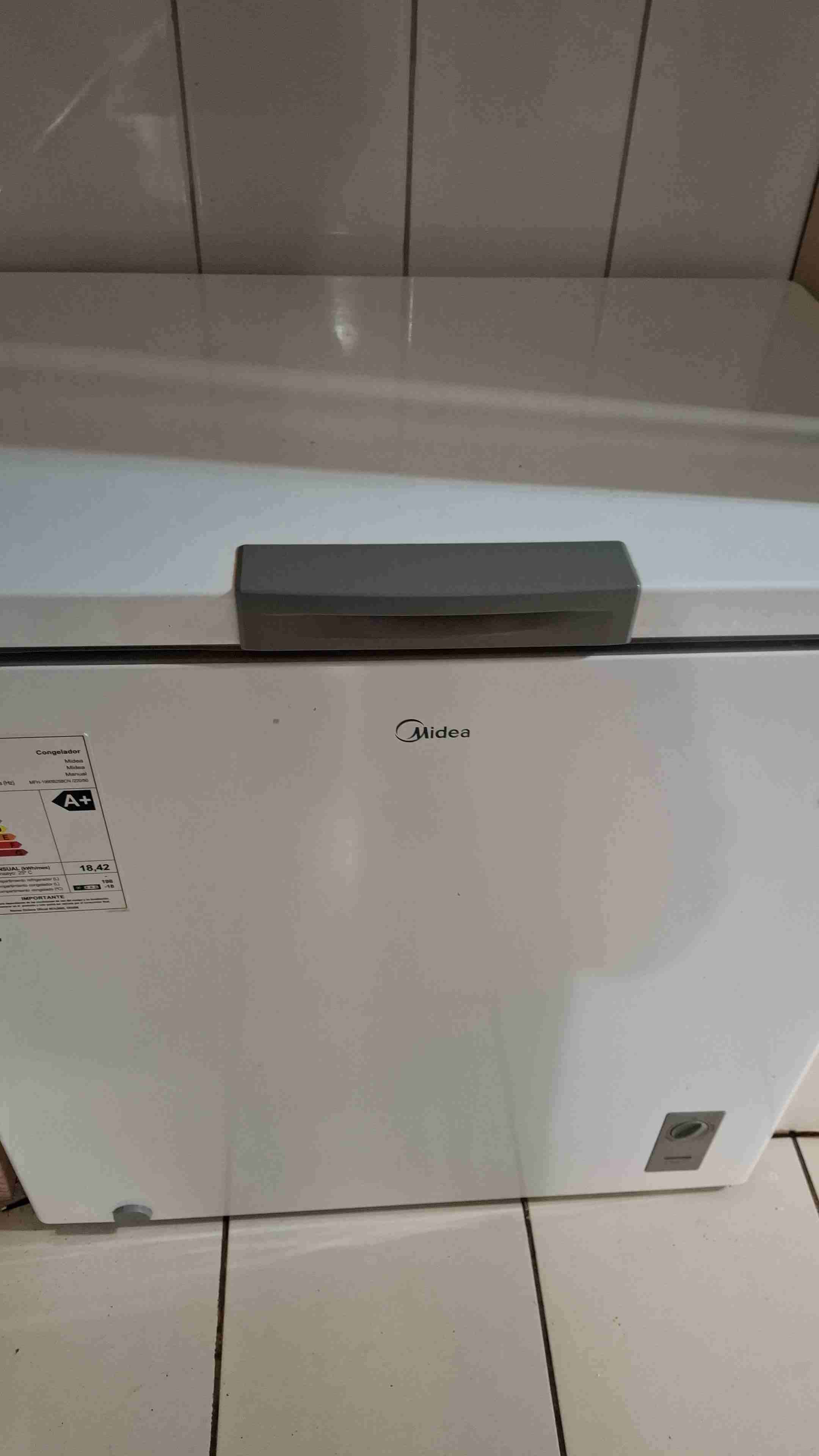 Congelador Midea blanco eficiente - miniatura 1