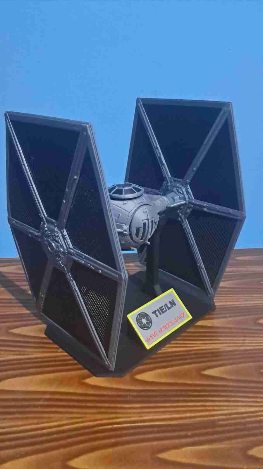 Modelo de nave TIE Fighter