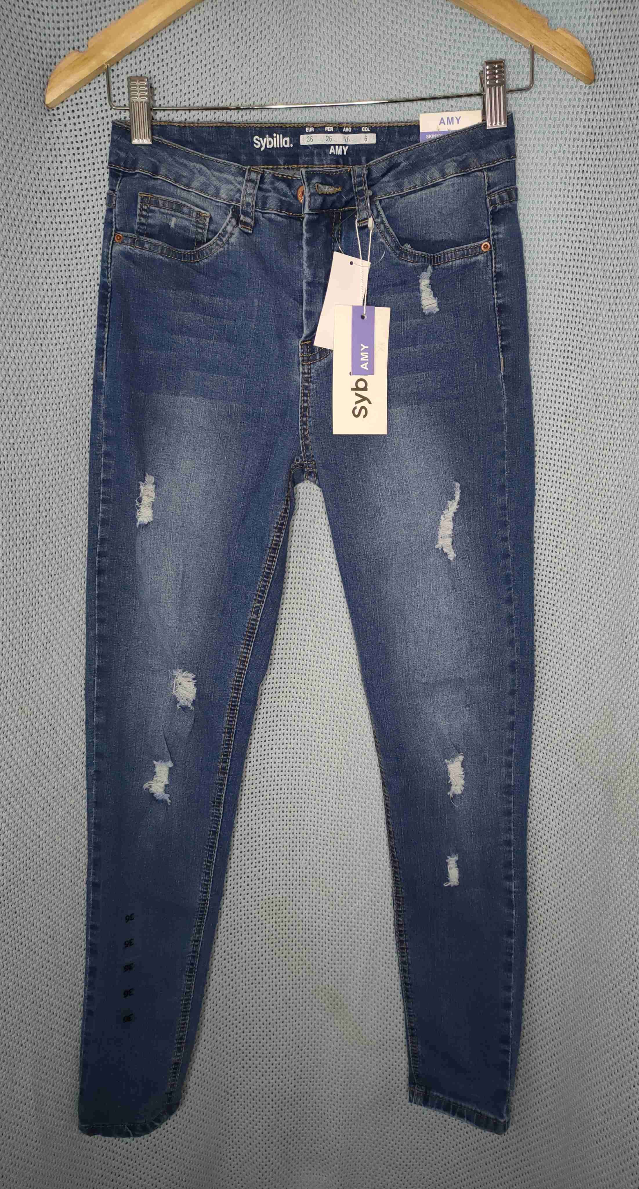 Jeans azules rotos - miniatura 1