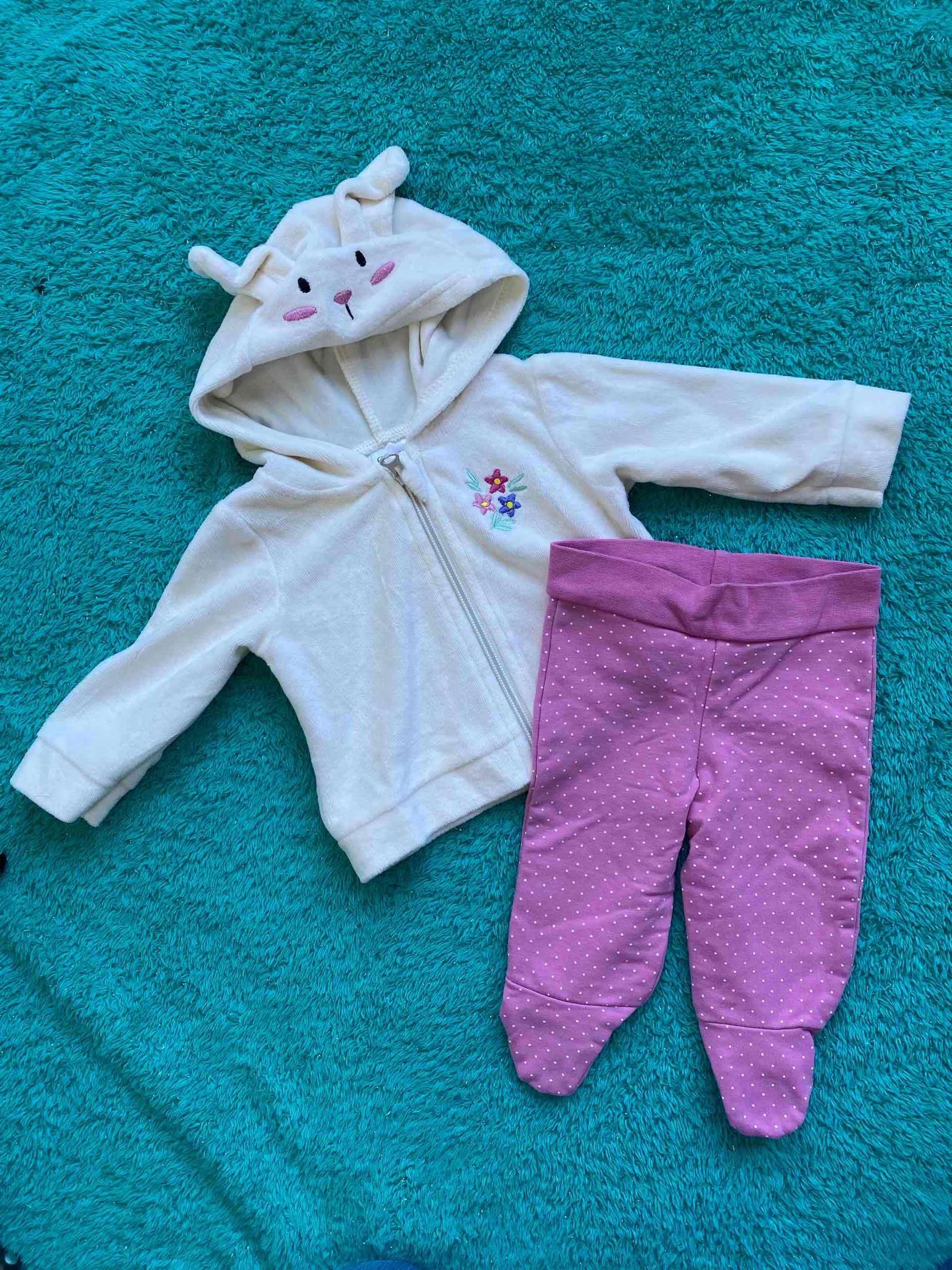 Conjunto bebé polerón y pantalón