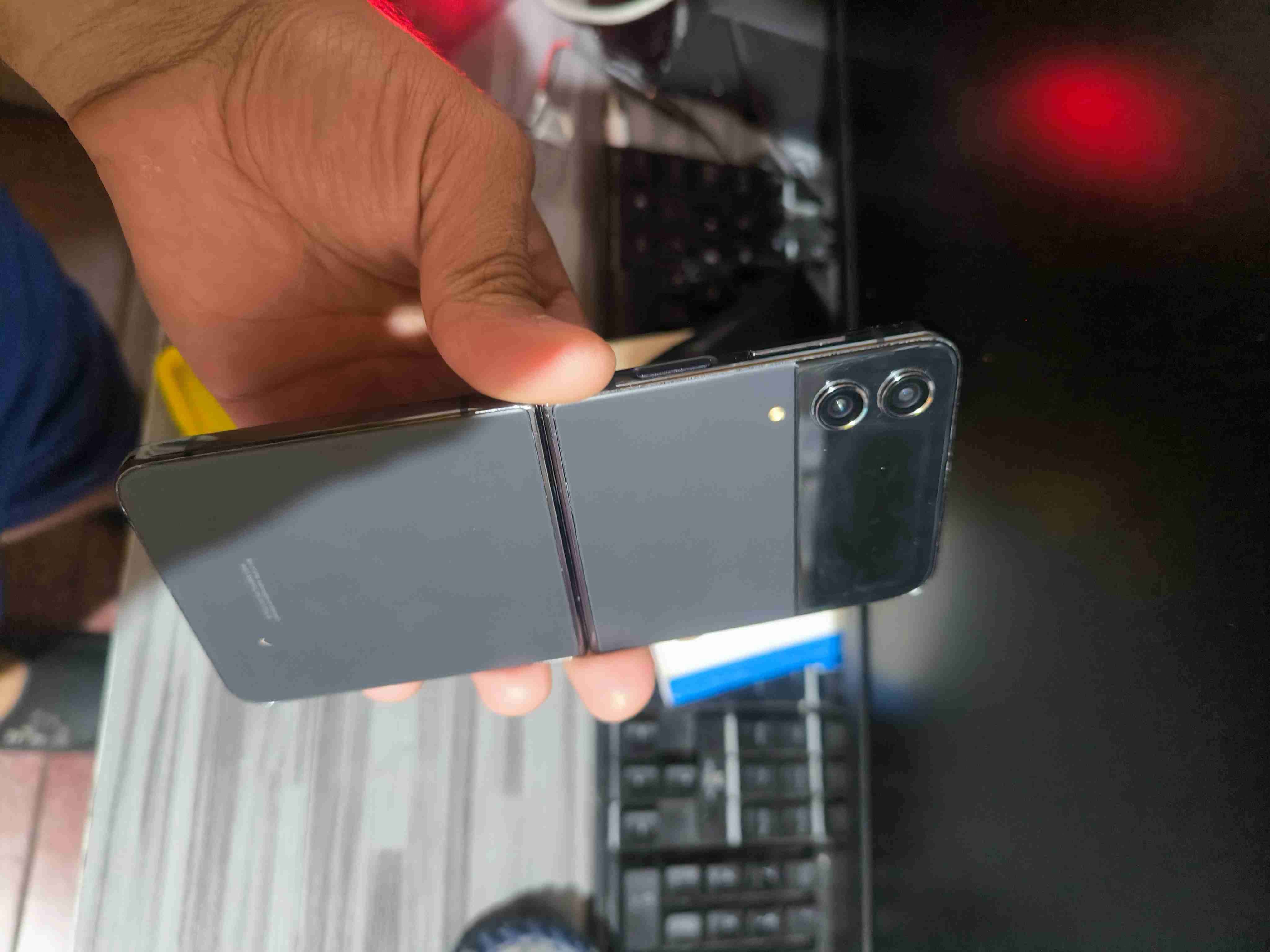 Samsung flip 4 - miniatura 3