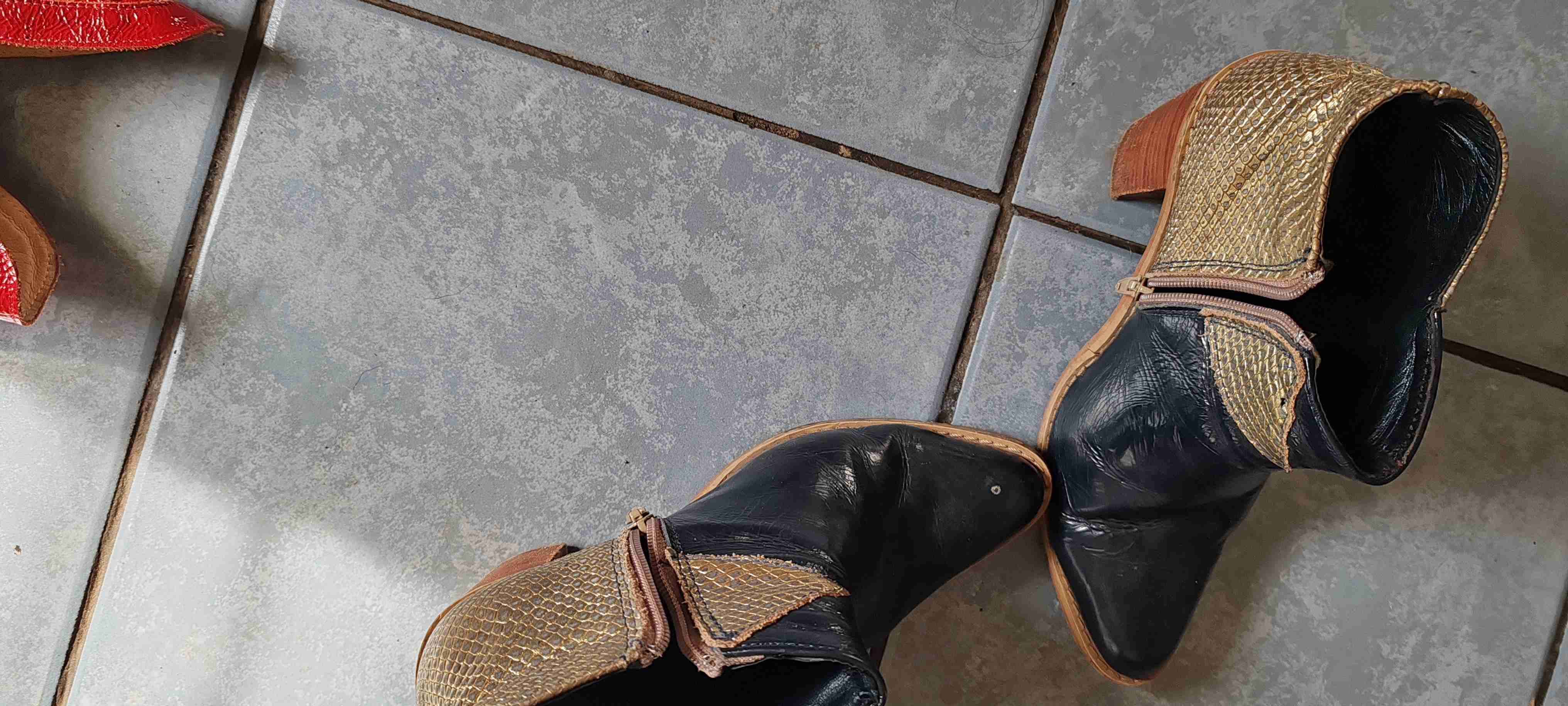 Botines de cuero con taco grueso - miniatura 2