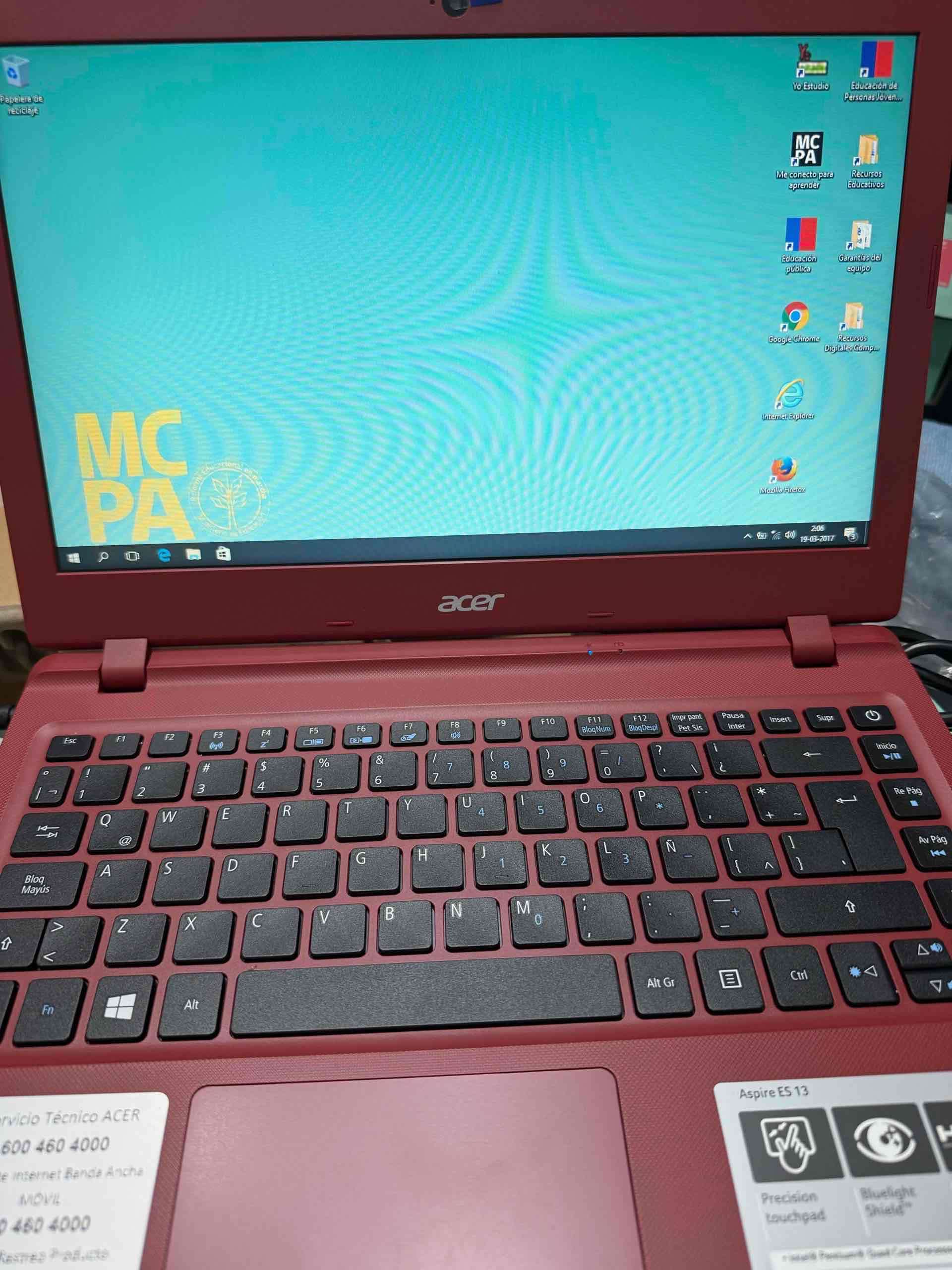 Notebook Acer rojo 13 pulgadas - miniatura 1