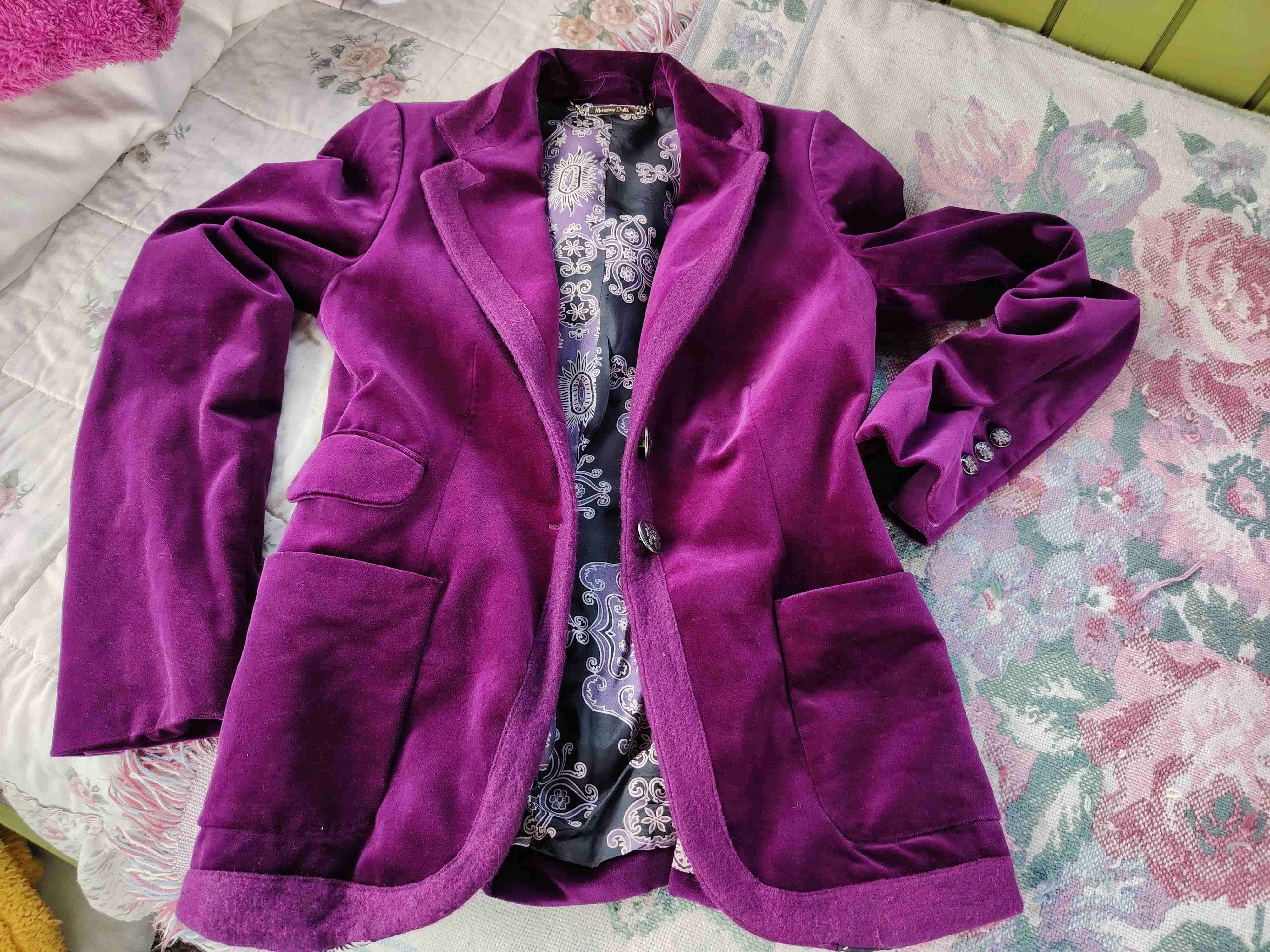 Blazer morado de terciopelo talla s mossimo