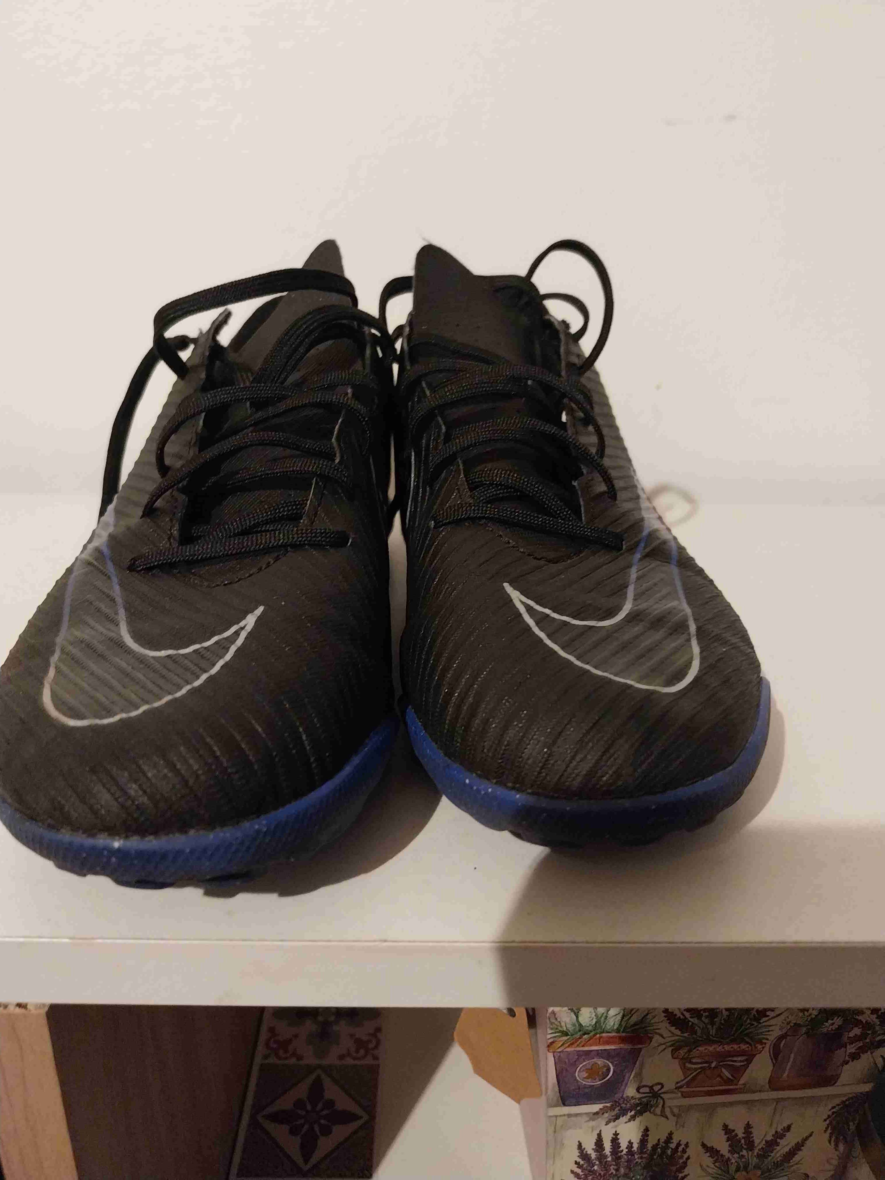 Zapatillas deportivas negras y azules - miniatura 2