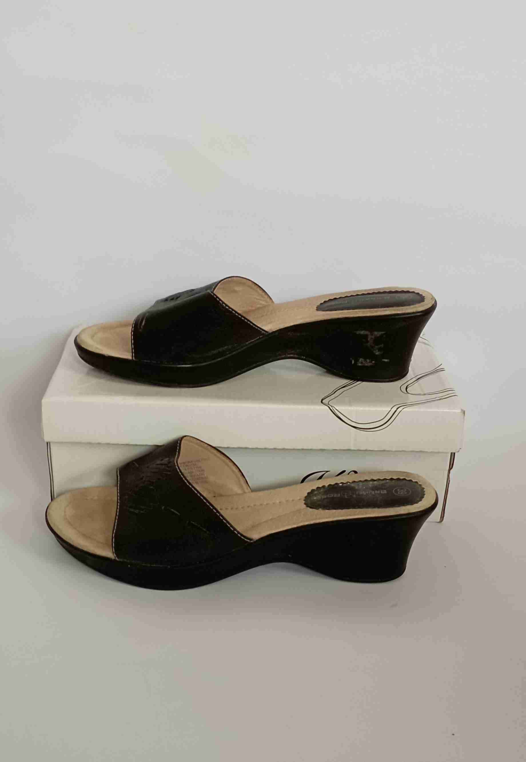 Sandalias negras con taco - 2