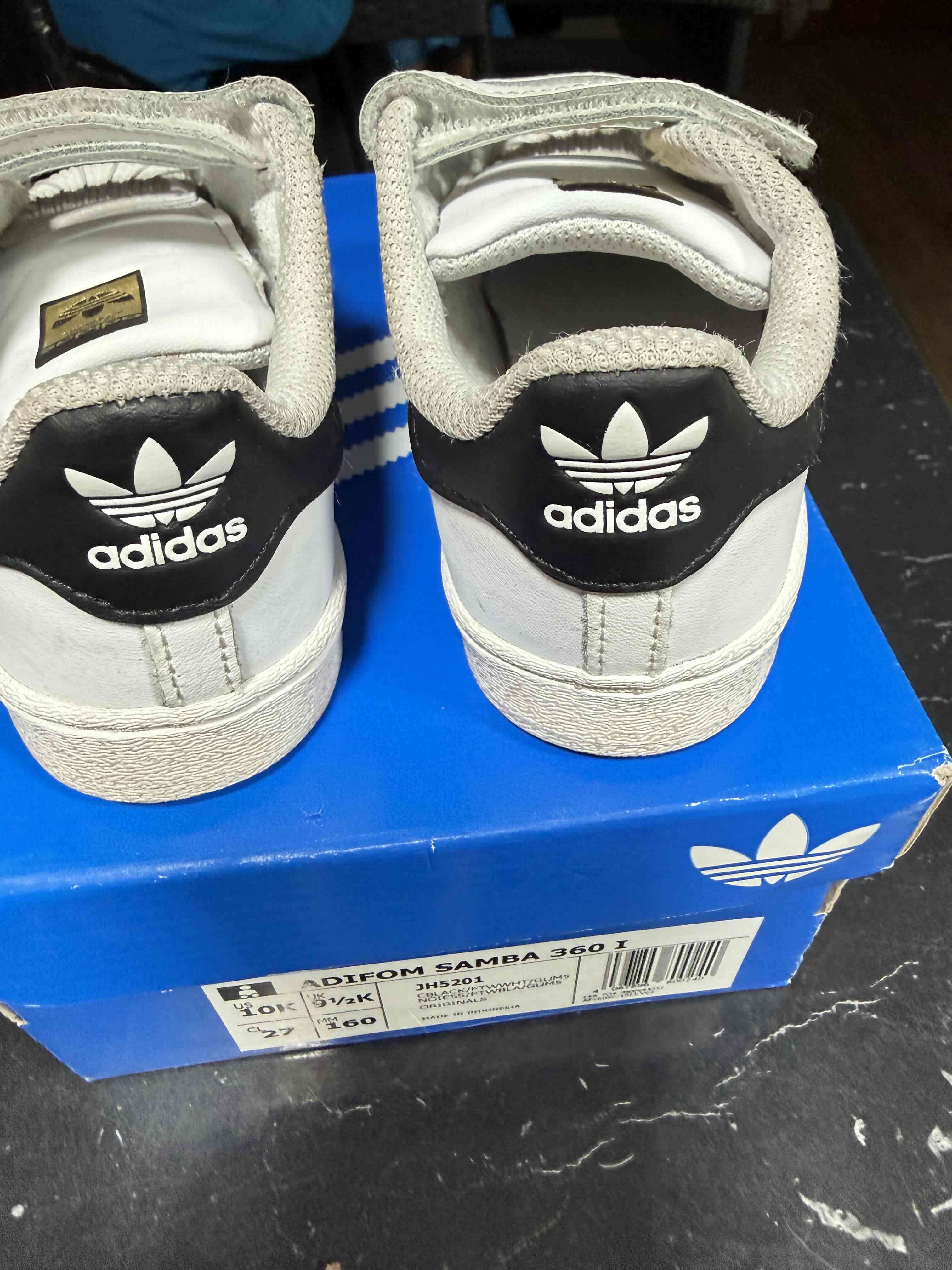 Zapatillas blancas con tiras - 3