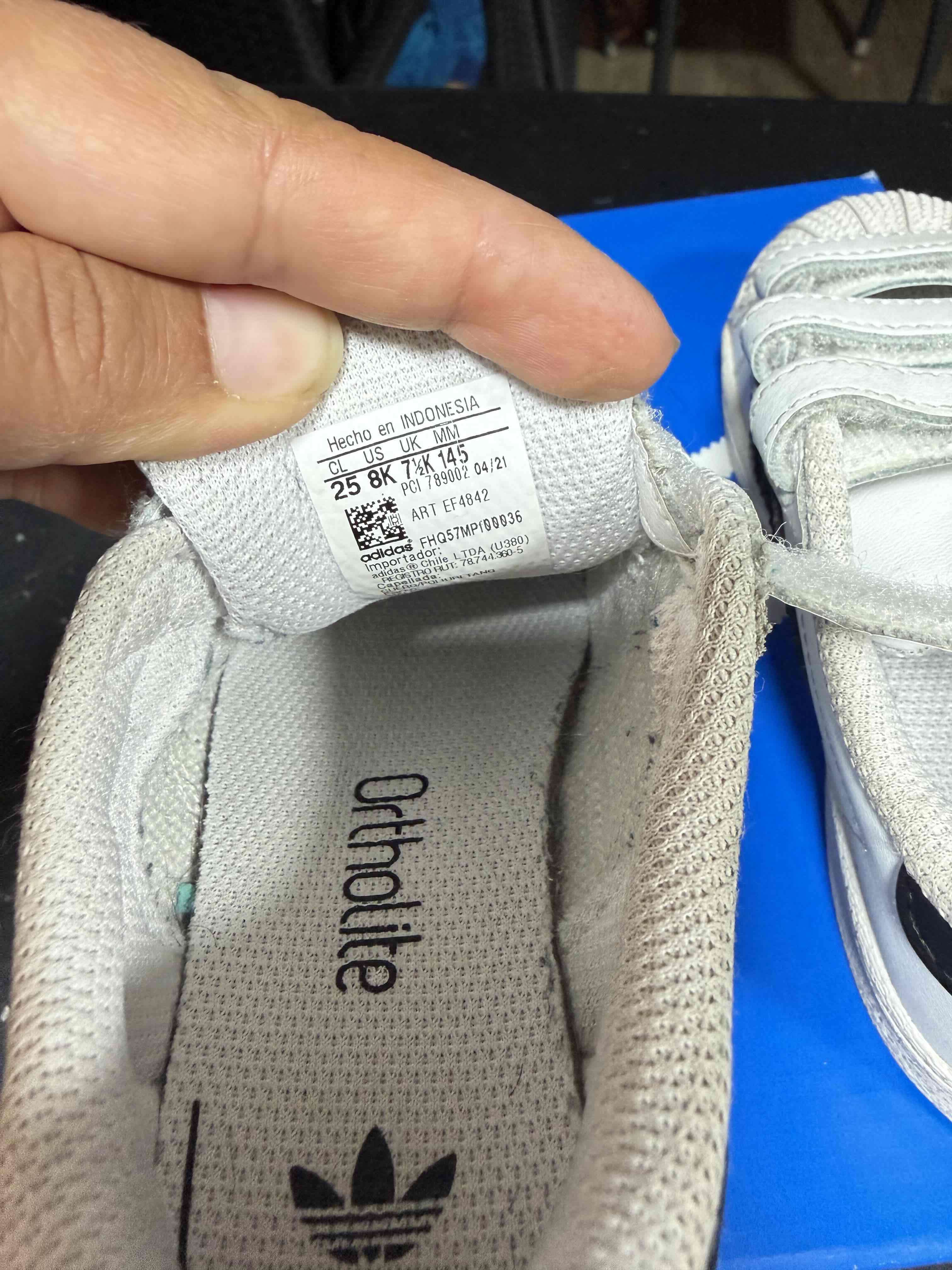 Zapatillas blancas con tiras - 4