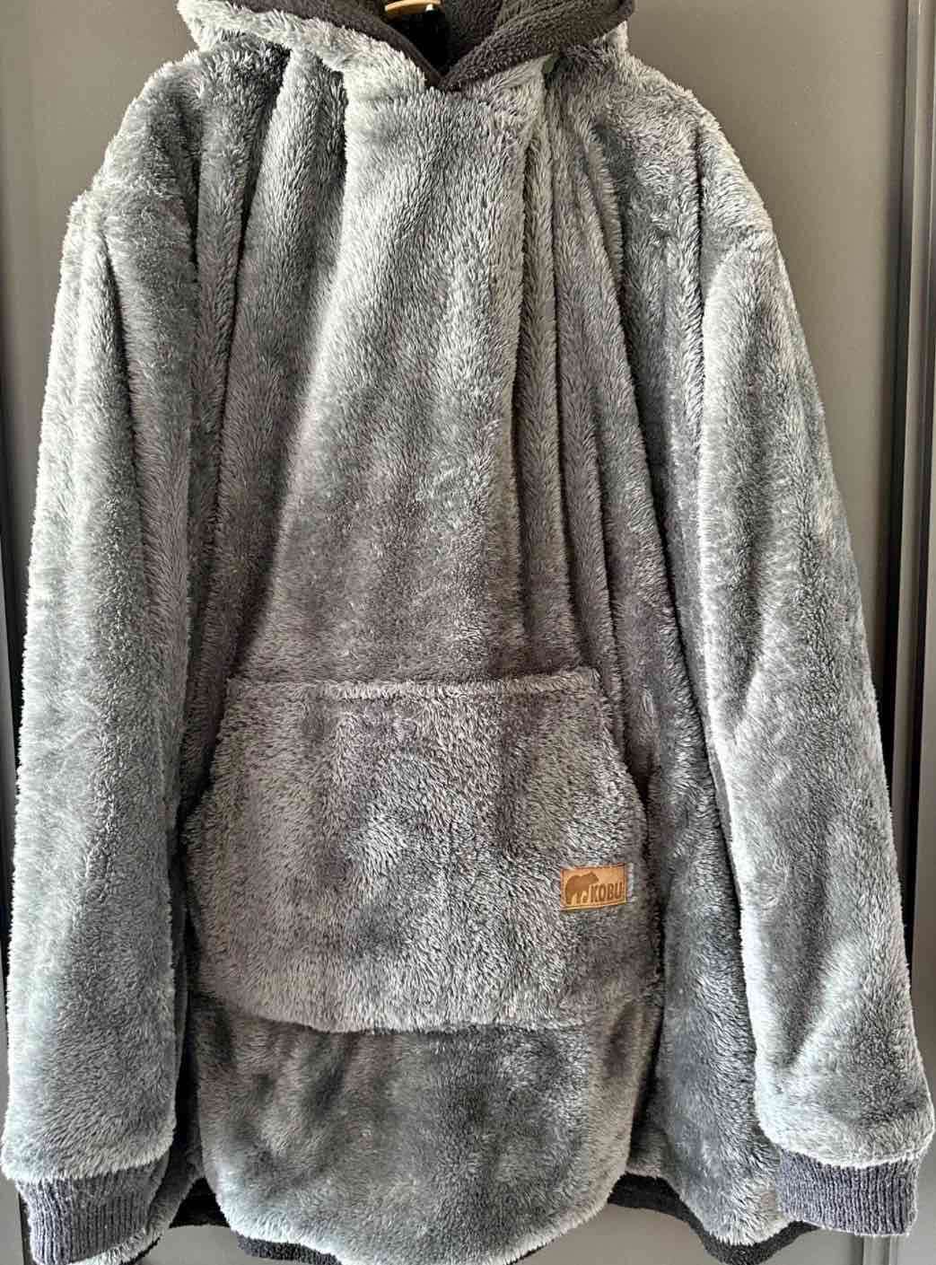 Polerón gris con capucha suave - 1