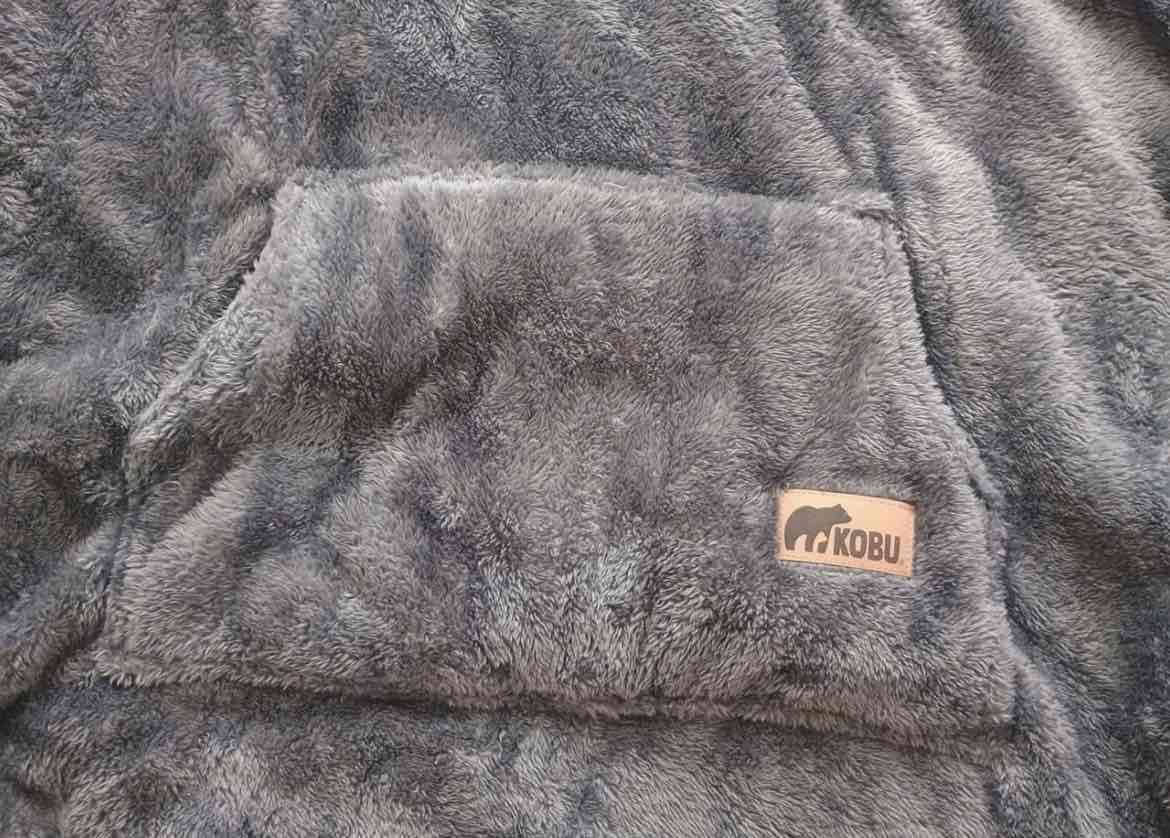 Polerón gris con capucha suave - 2