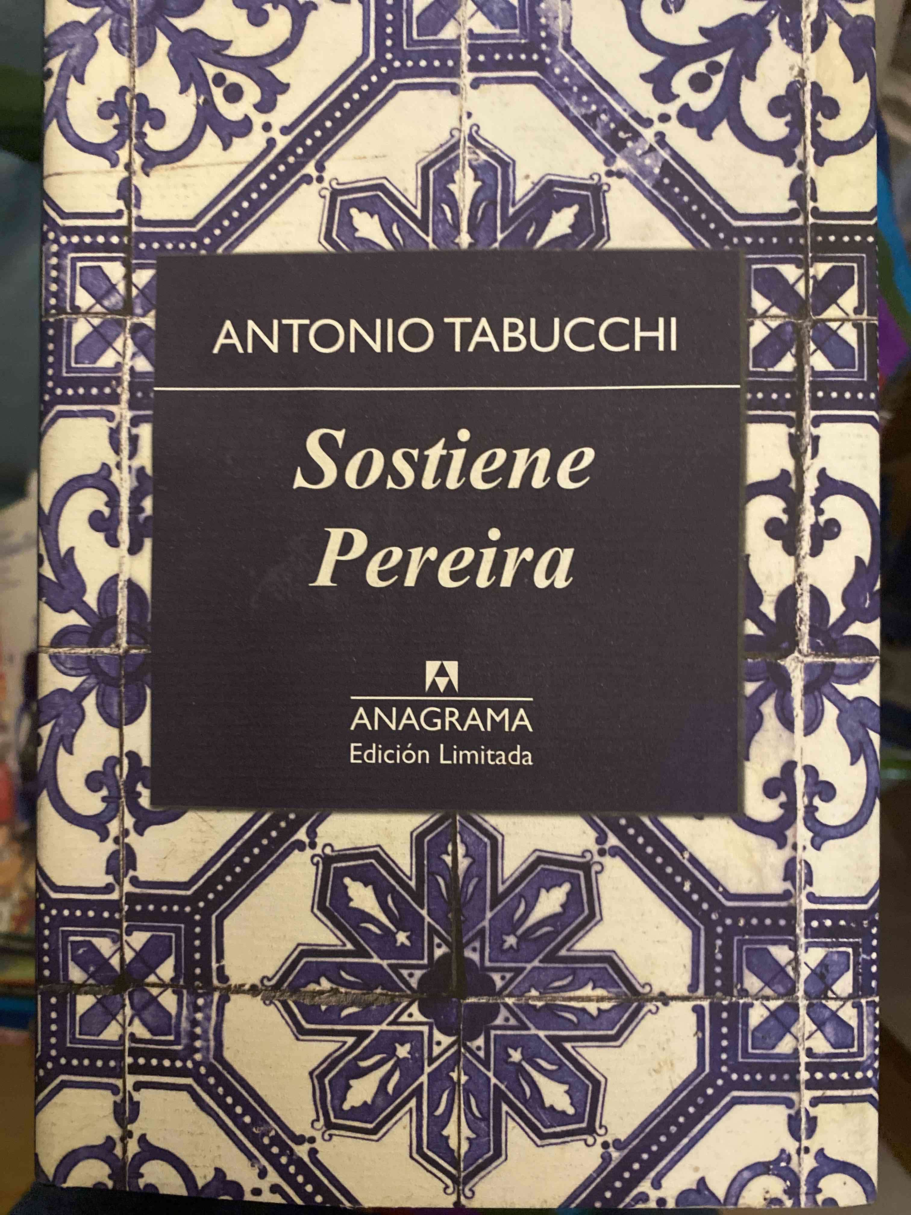 Libro 'Sostiene Pereira' de Antonio Tabucchi - miniatura 1