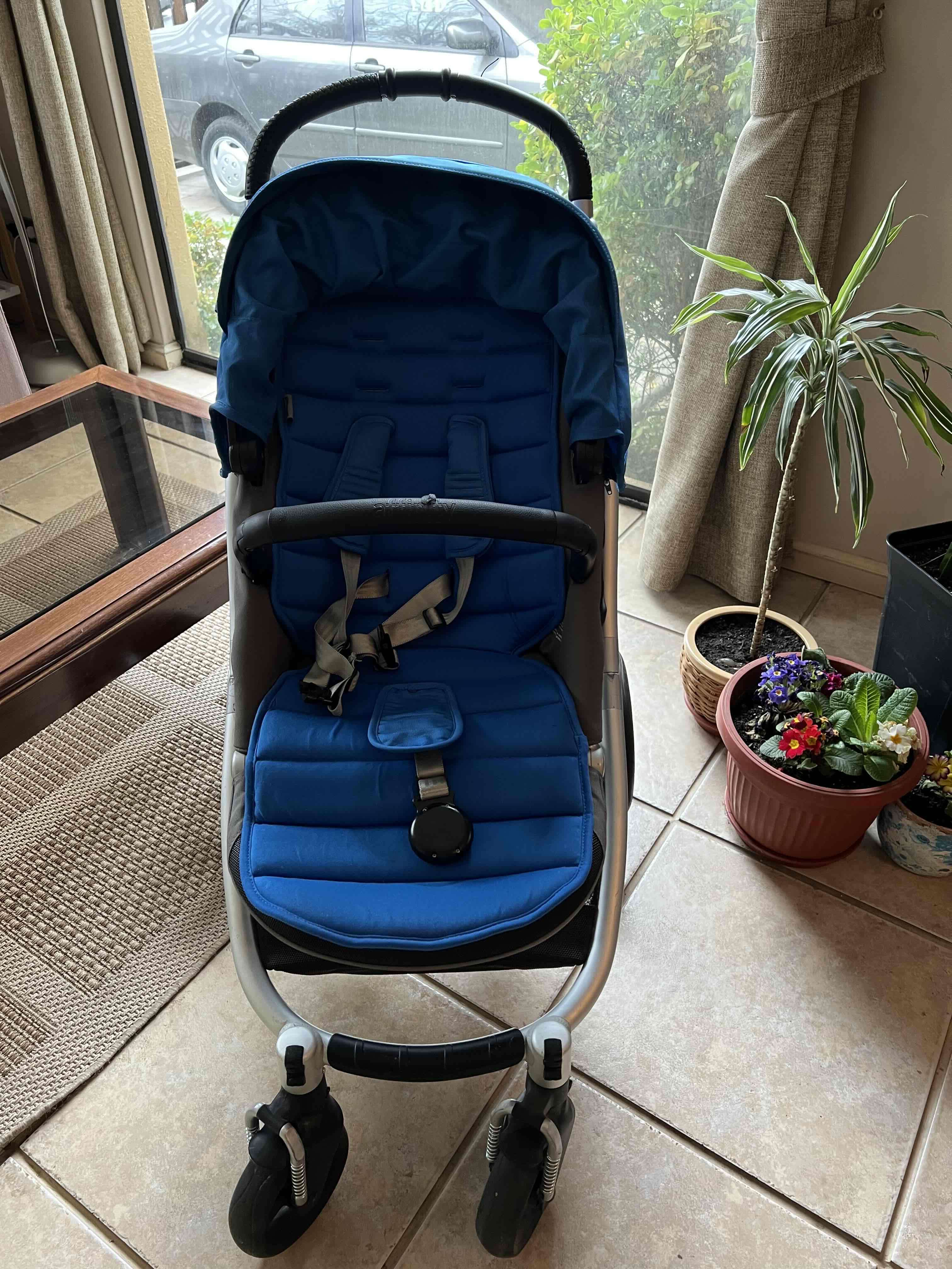 Coche de bebé azul - miniatura 2