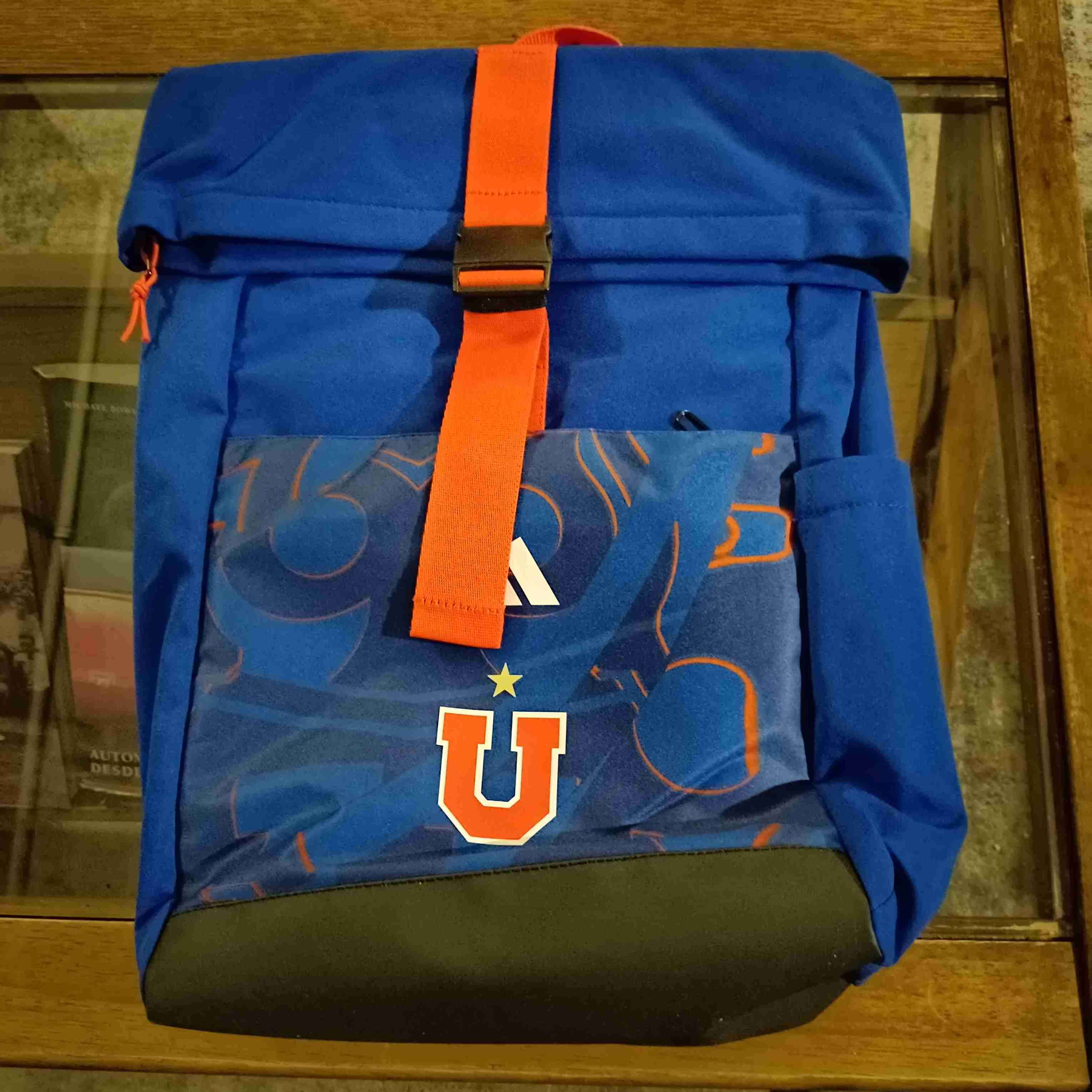 Mochila azul Adidas deportiva Universidad de Chile - 1