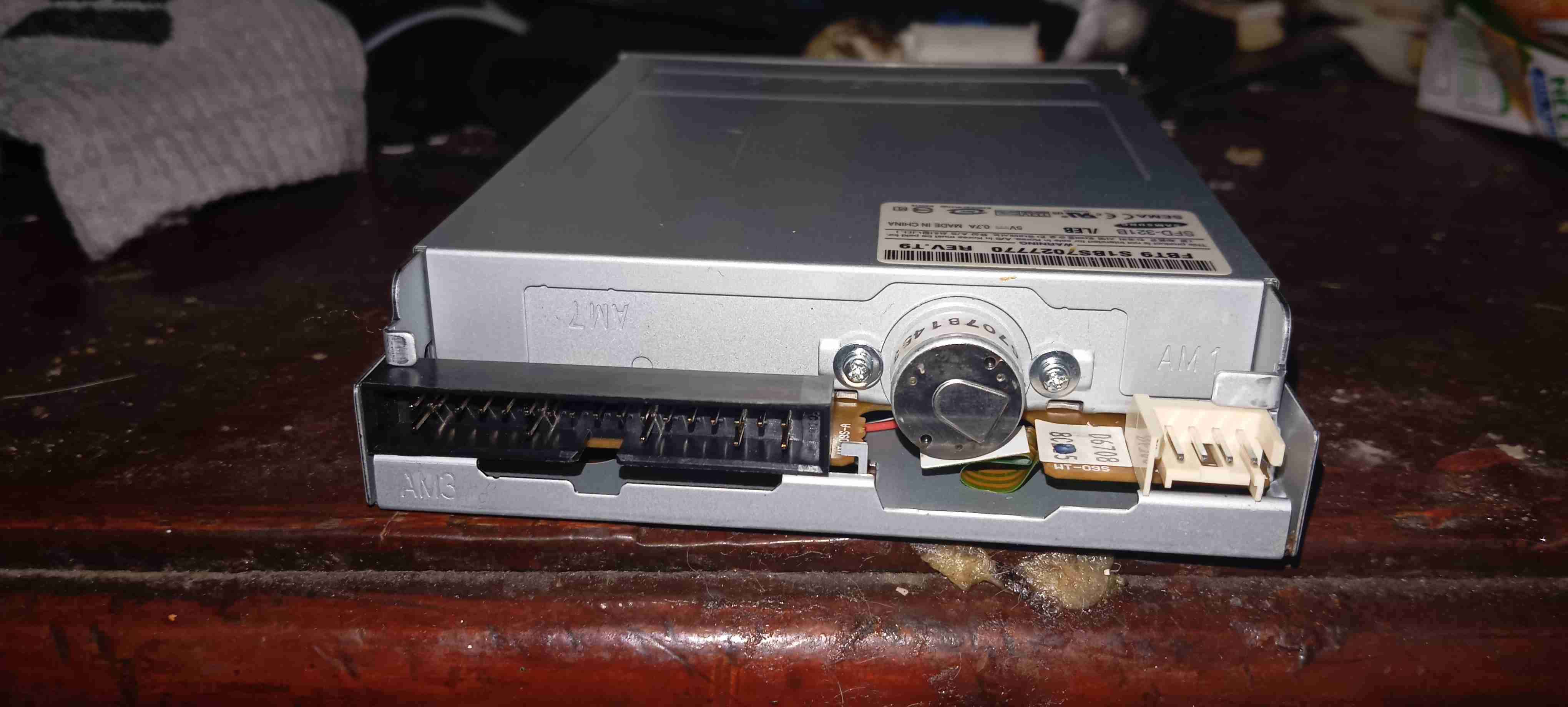 Disquetera Samsung SFD-321B/LEB 3.5" semi nuevo - miniatura 3