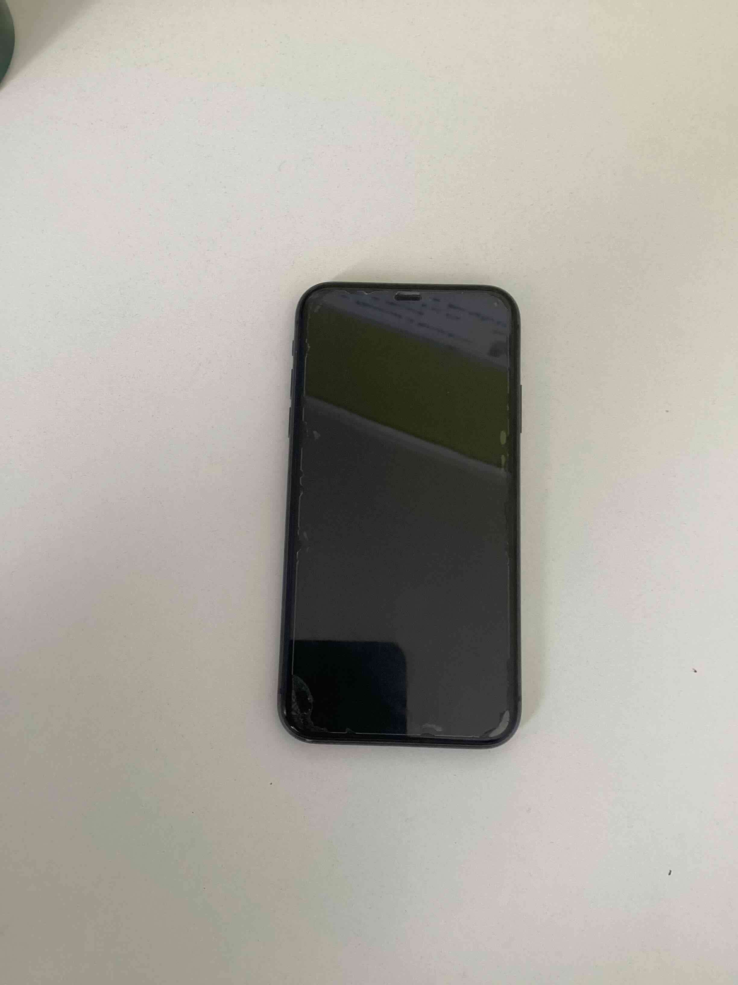 iPhone 11 negro 64 GB - 3