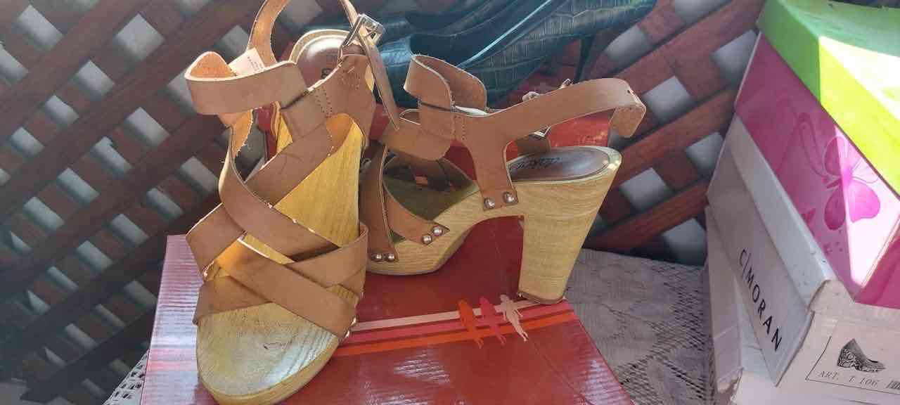 Sandalias coloridas de plataforma - 3