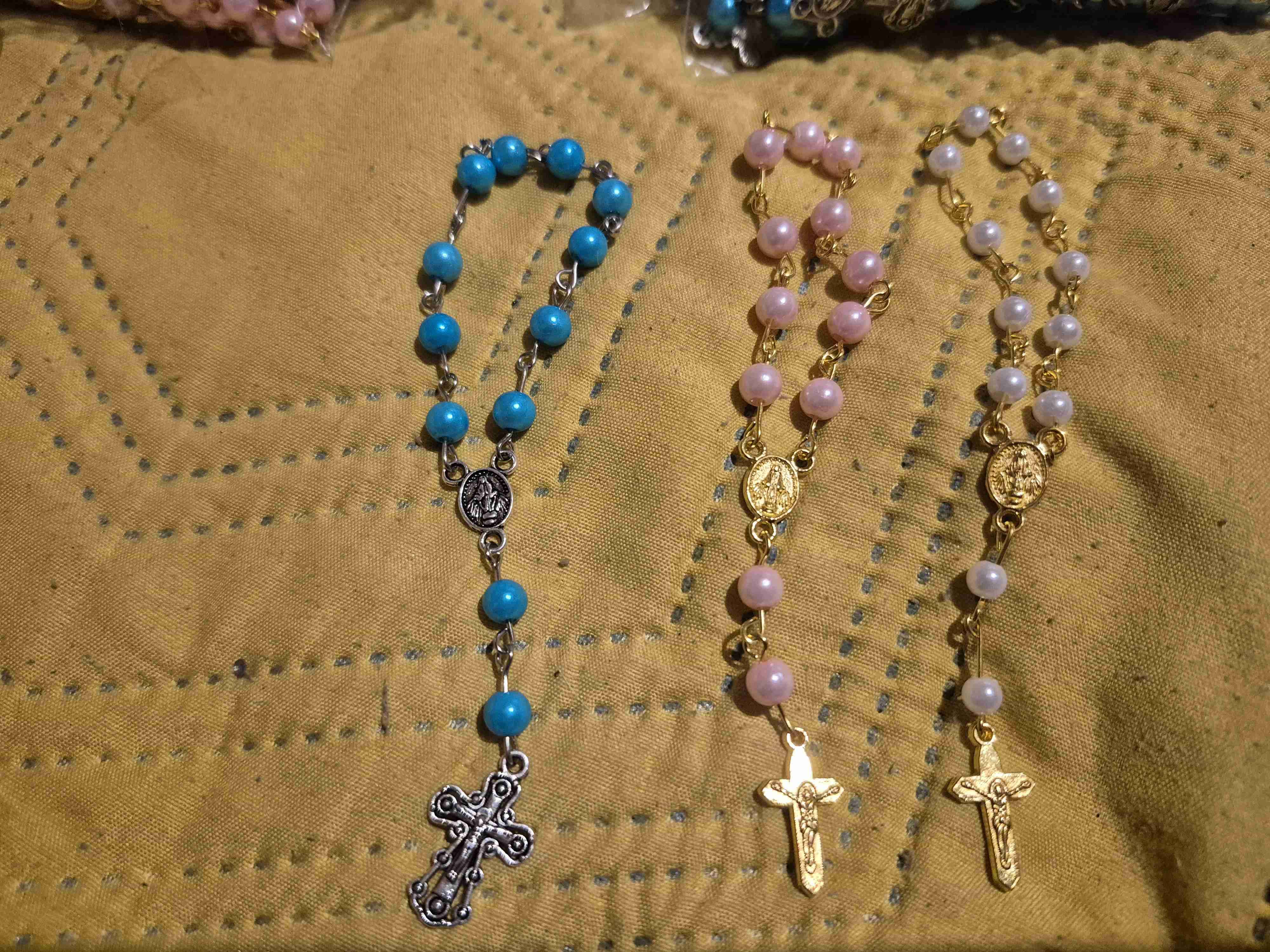 Rosarios de colores variados - miniatura 2