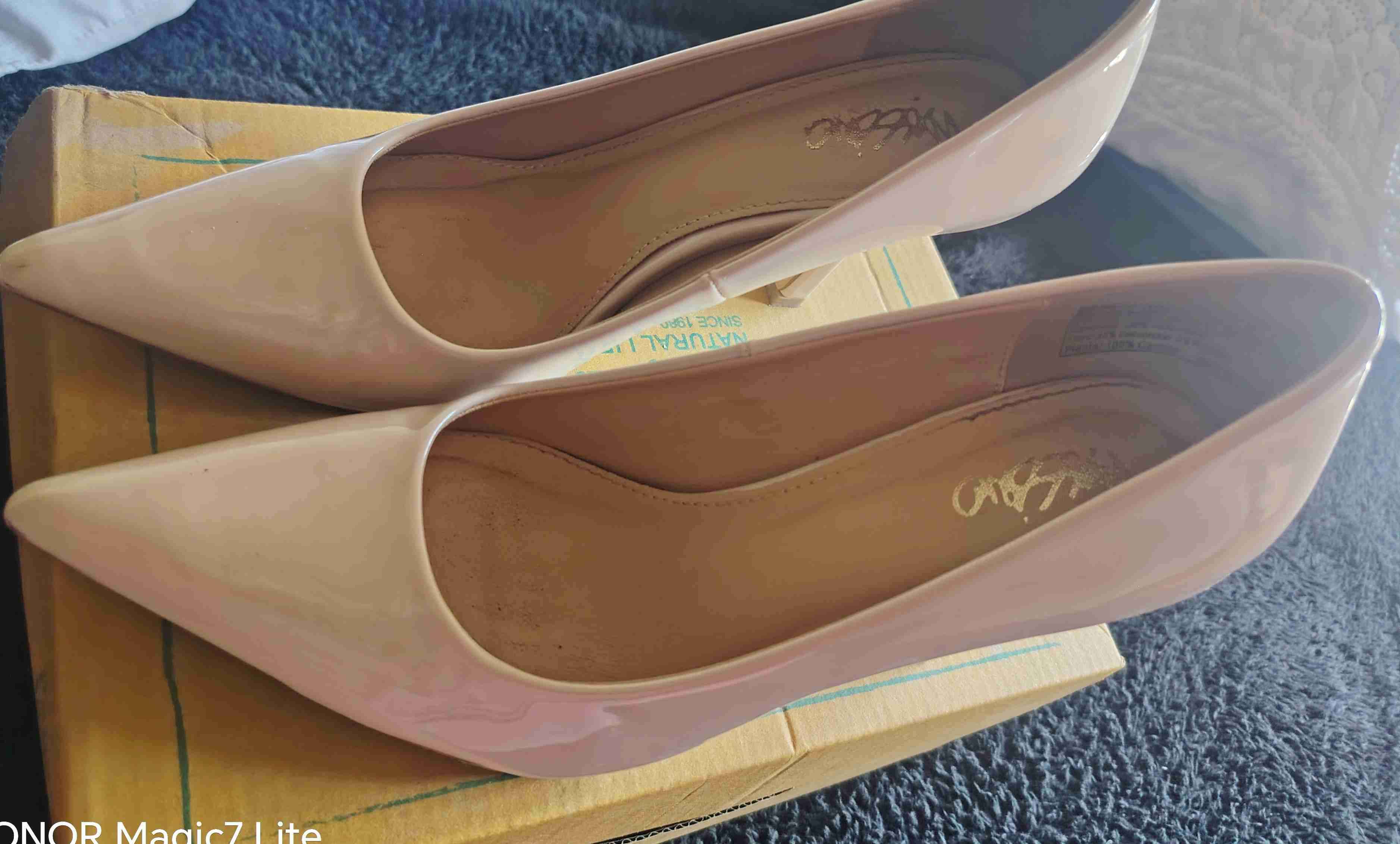 Tacones beige elegantes - 1