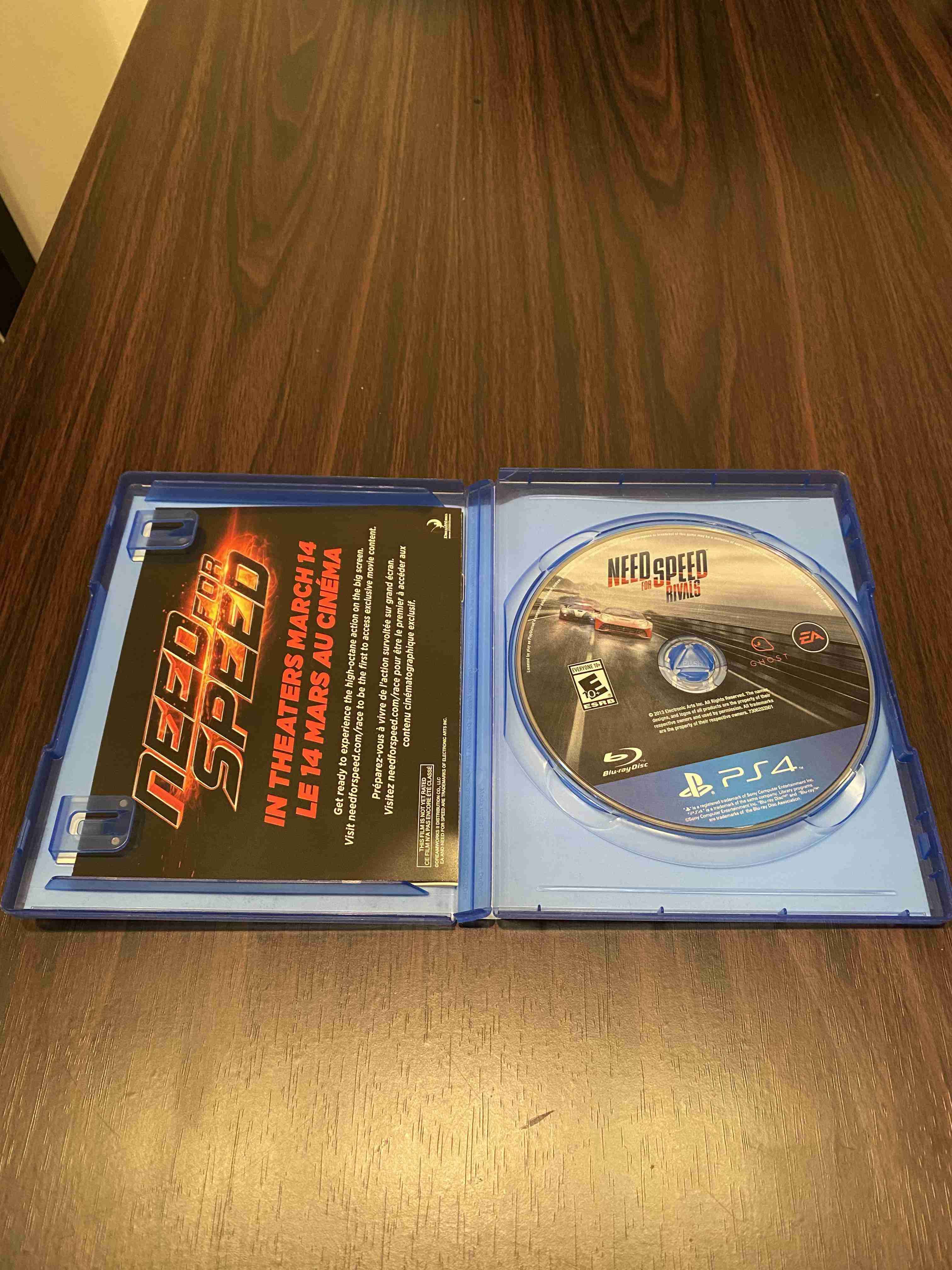 PS4 Slim de 1TB con accesorios y juegos - miniatura 3