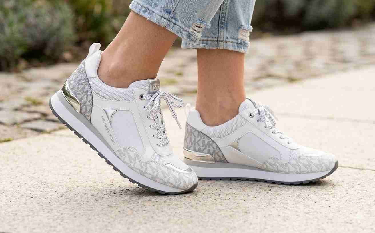 Zapatillas deportivas blancas michael kors - miniatura 2