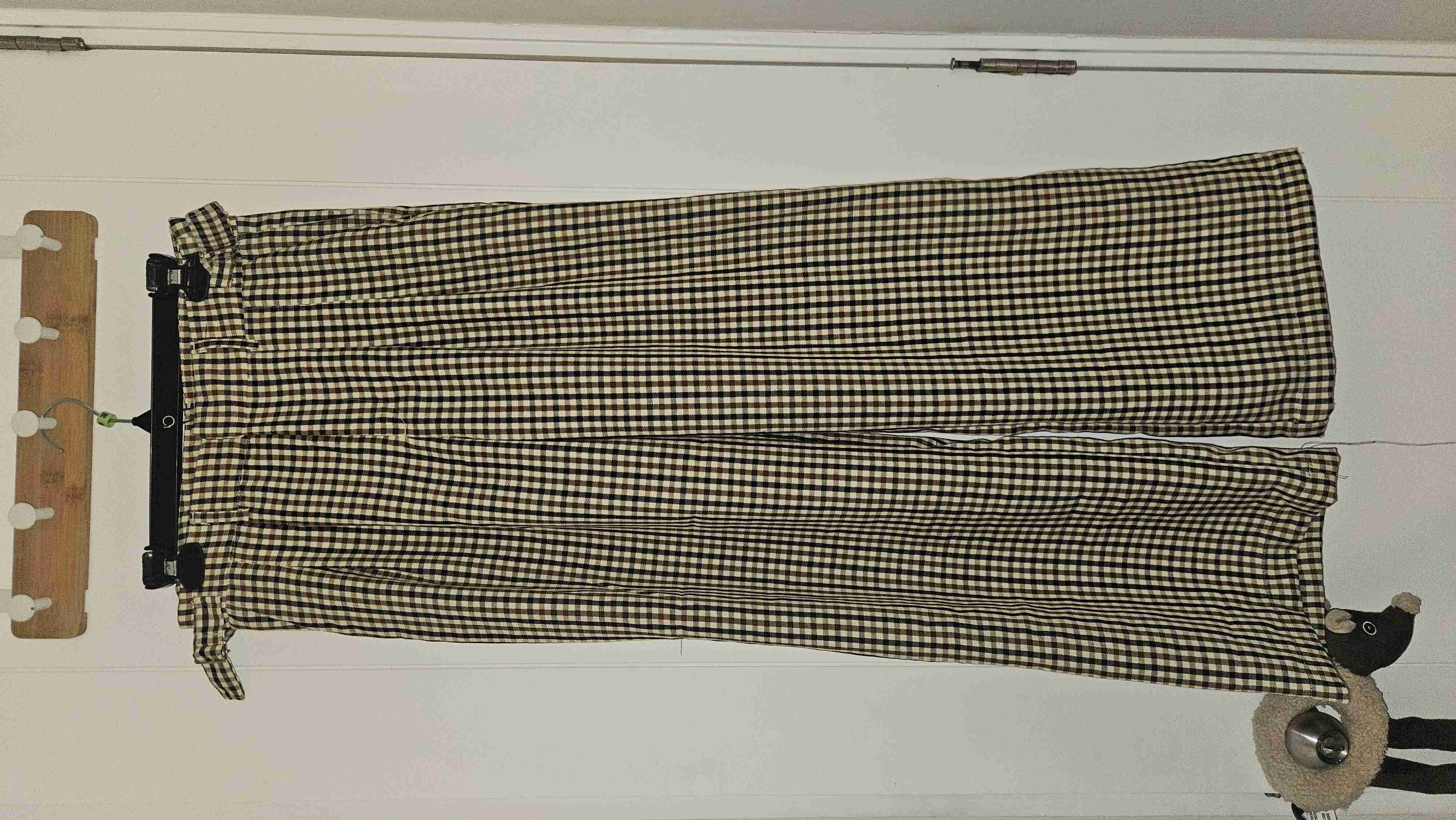 Pantalones de cuadros beige y negro - 1