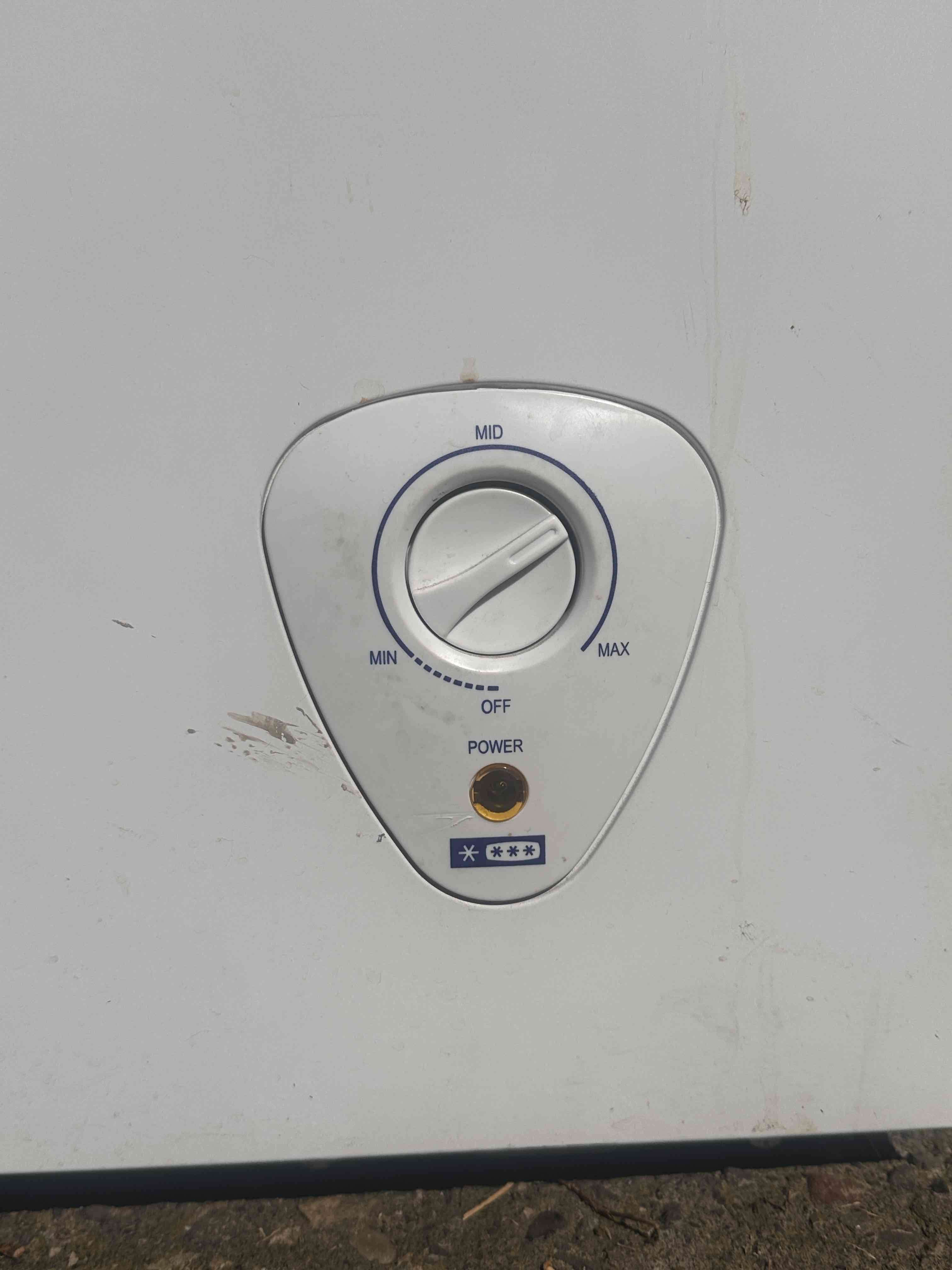 Congelador Hisense blanco compacto - miniatura 3