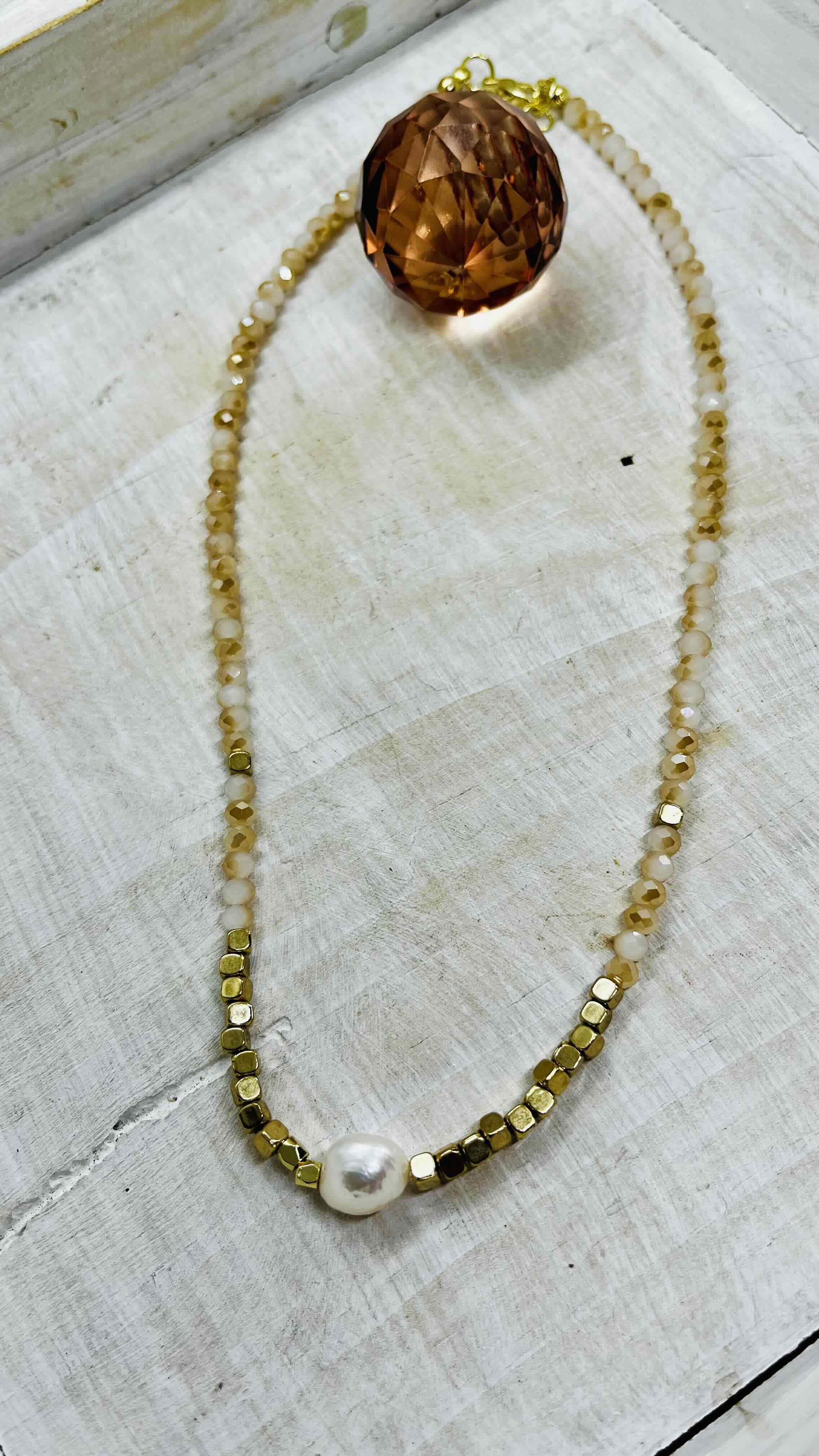 Collares de cristales y mostacillas - miniatura 3