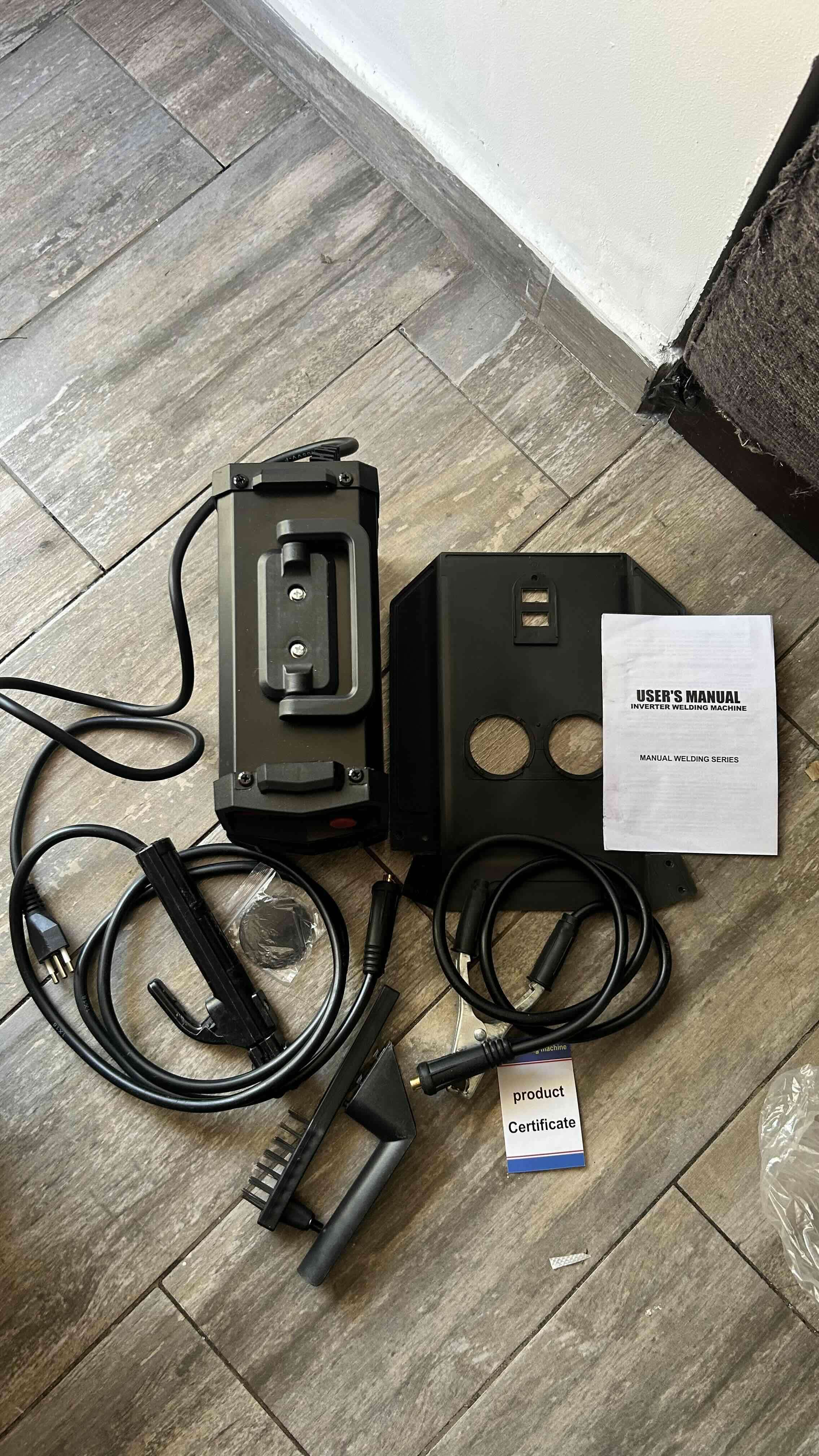 Soldadora eléctrica compacta inverter - miniatura 4