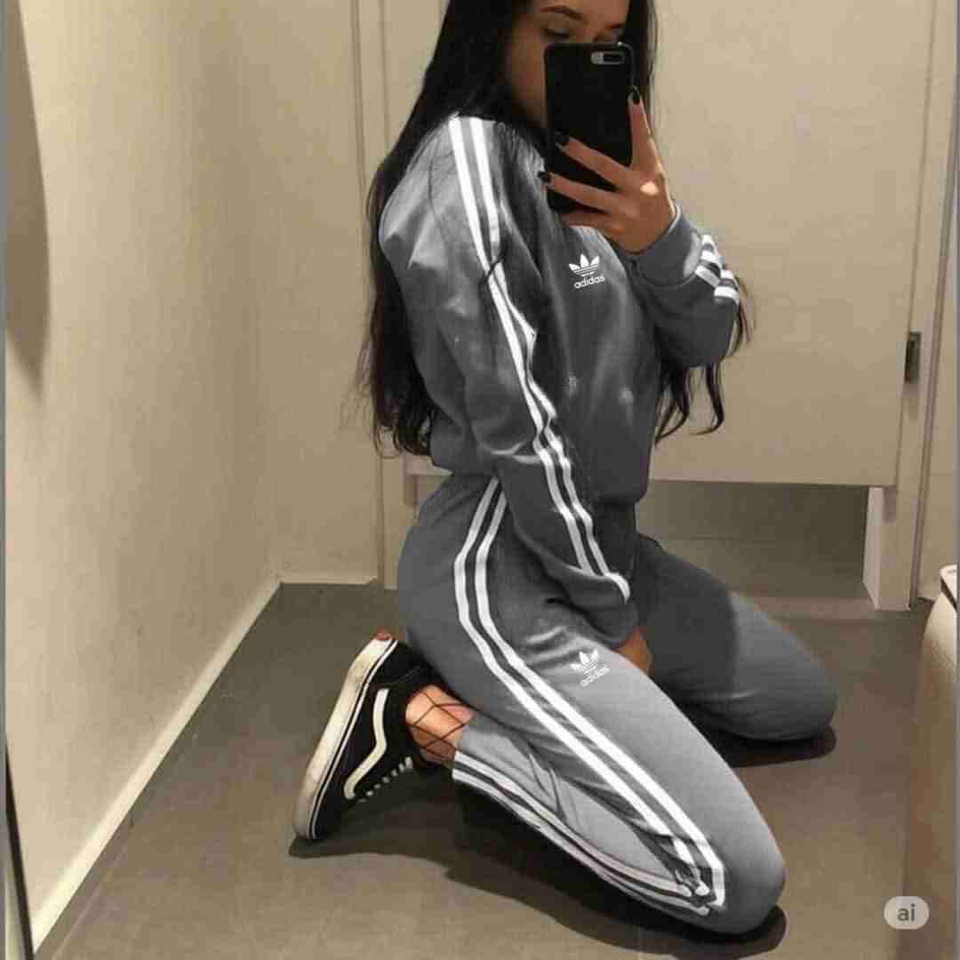 Conjunto deportivo  Adidas y buzo adidas - miniatura 3