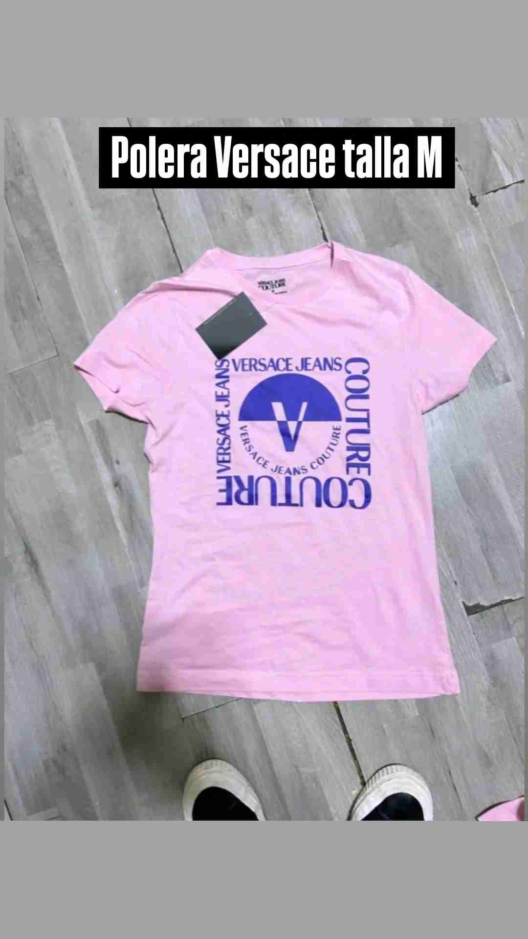 Polera rosa Versace talla M