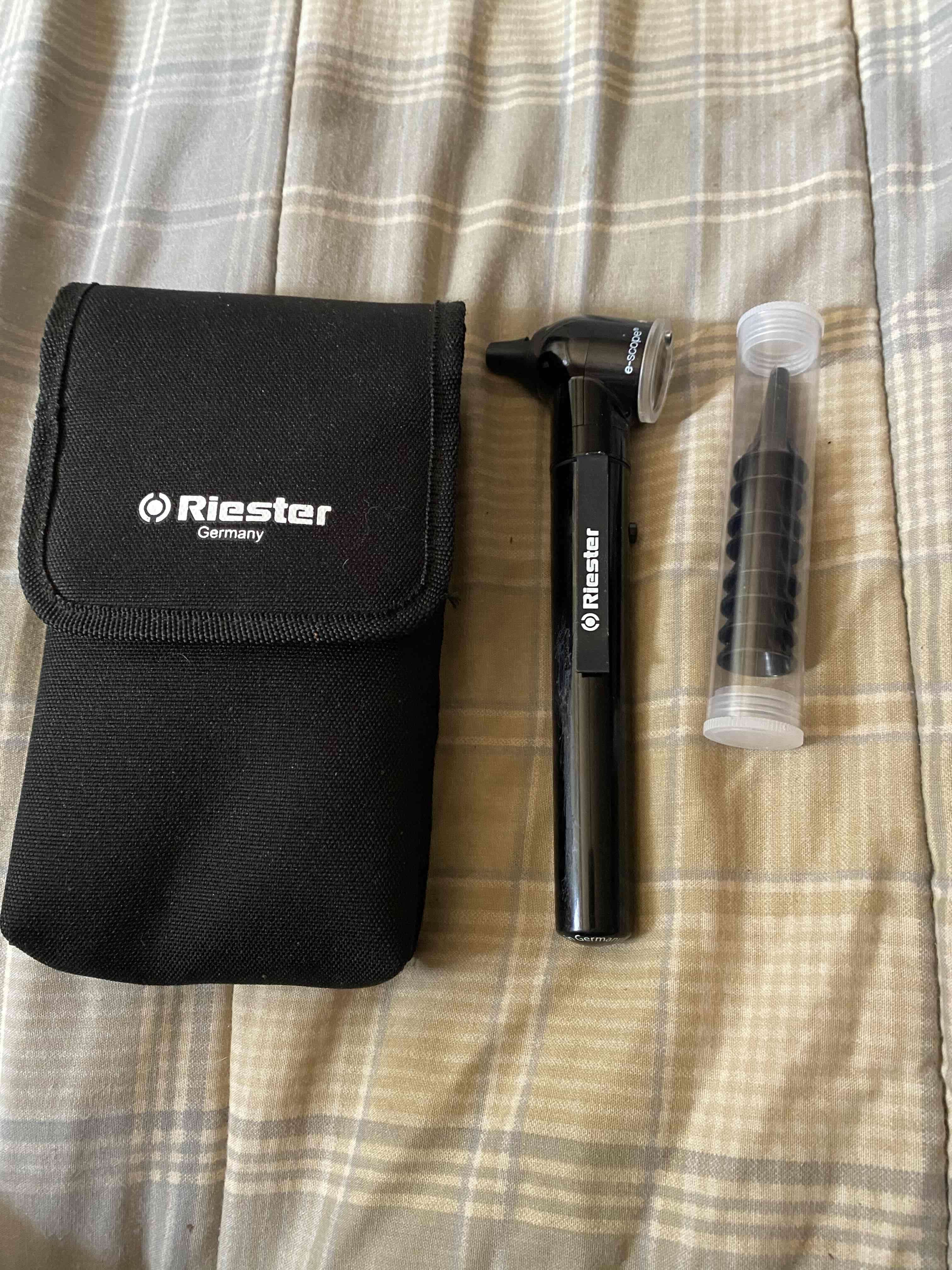 Otoscopio Riester con accesorios - miniatura 1