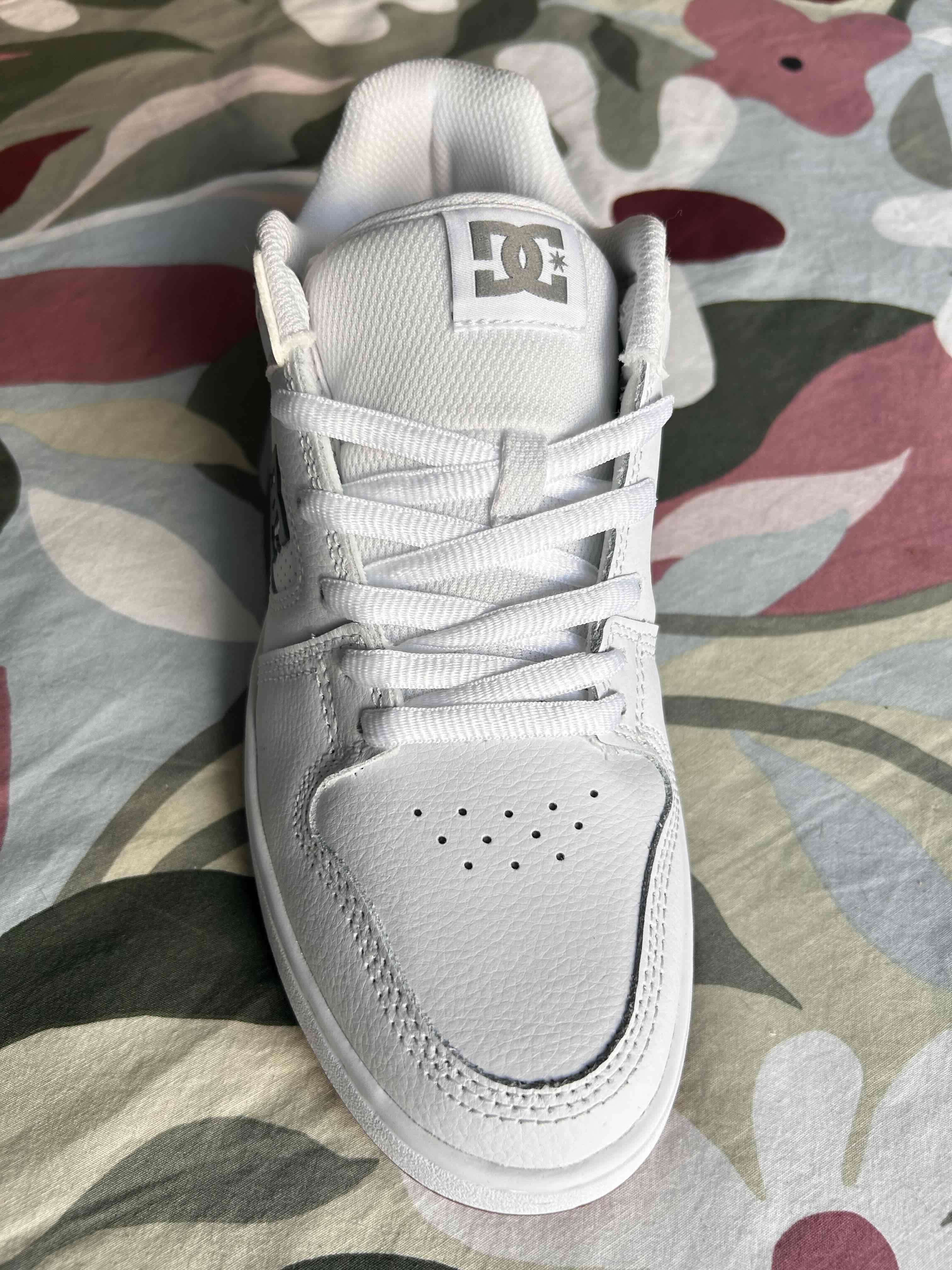 Zapatilla blanca de cuero DC - 1