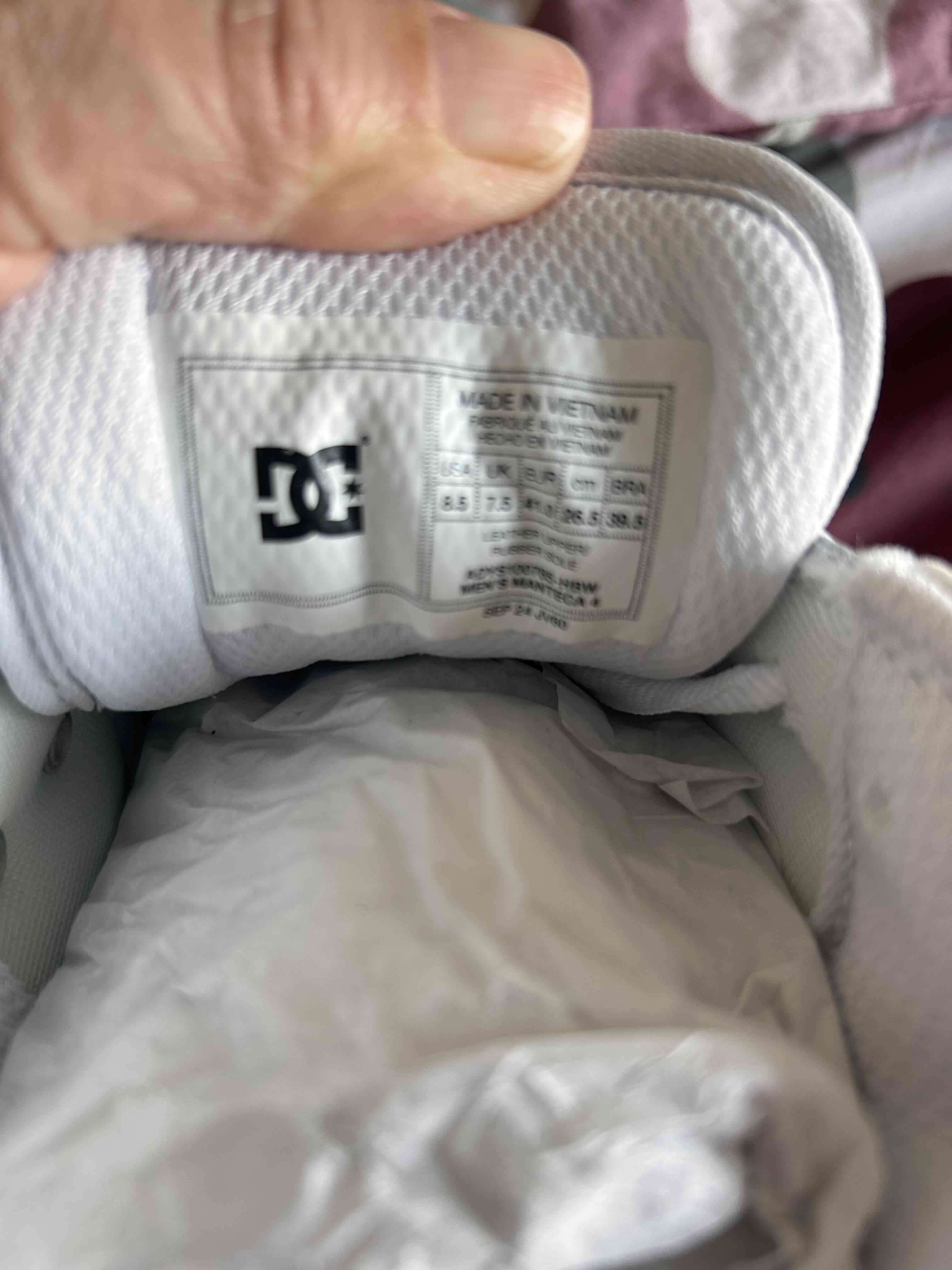 Zapatilla blanca de cuero DC - 3