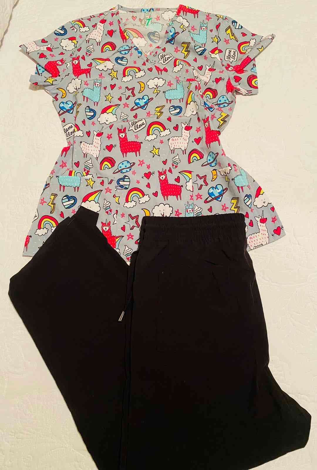 Uniforme  clínico colores alegres