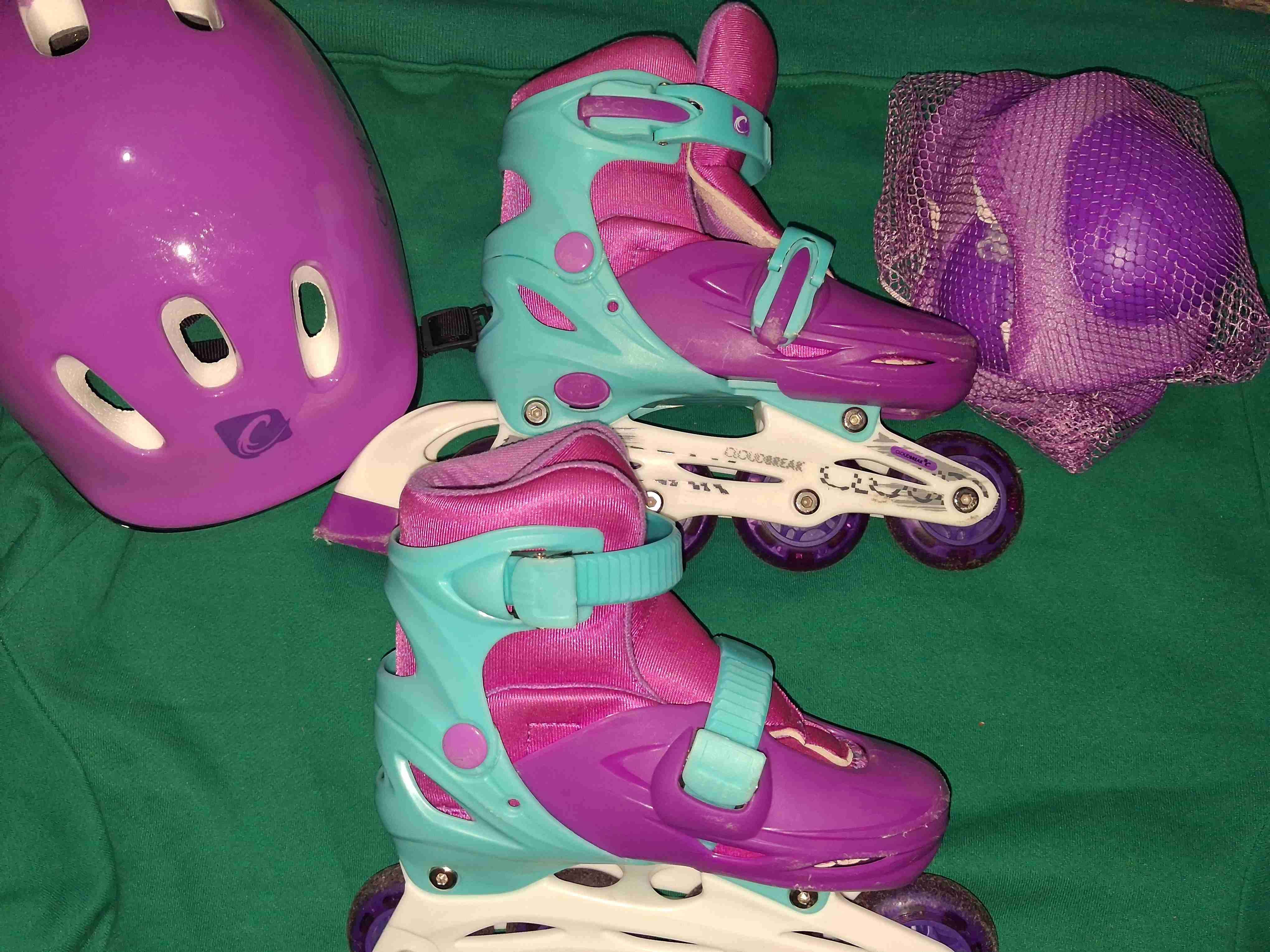 Set de patines morados con luces y casco - miniatura 1