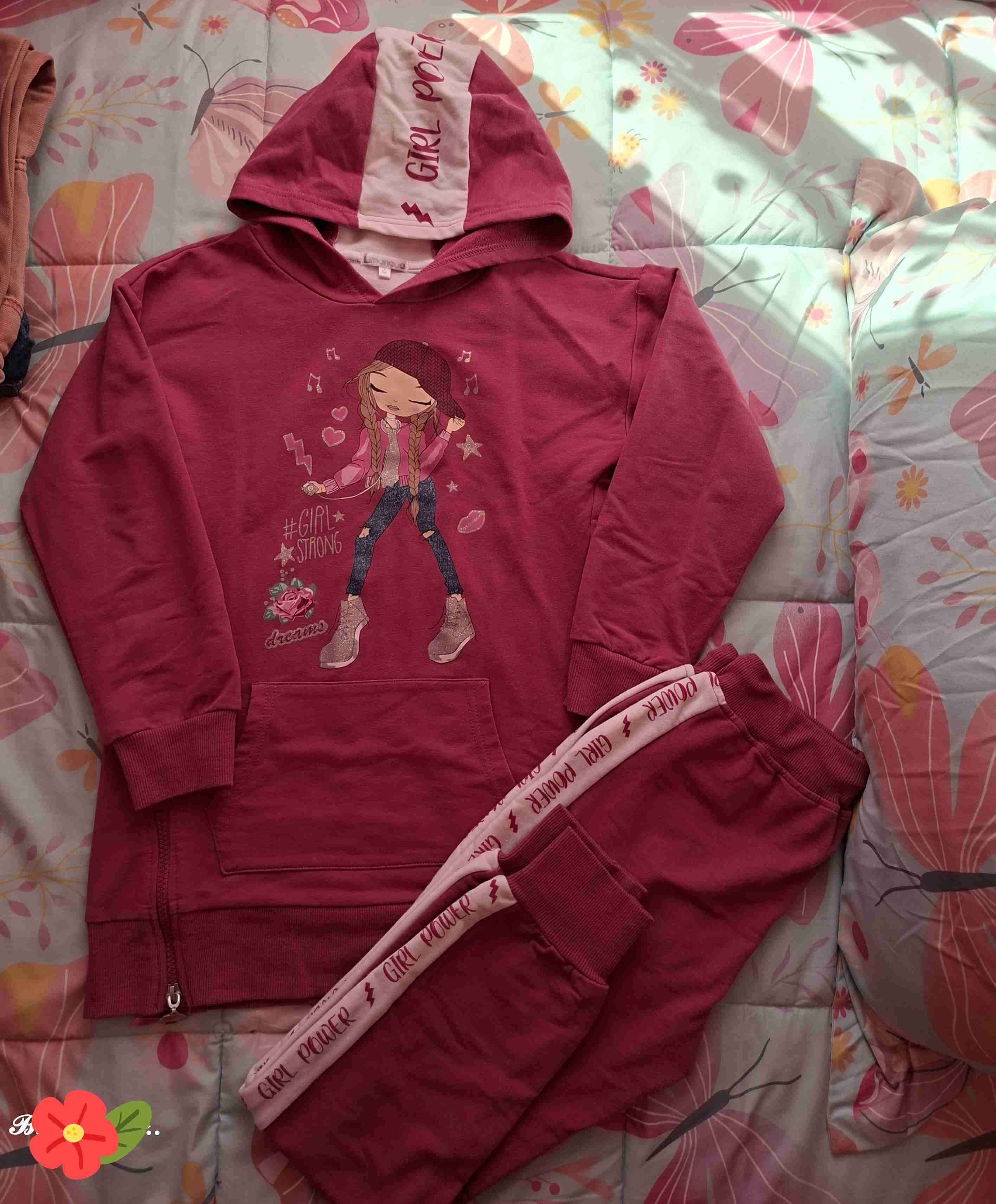 Conjunto niña rosa.