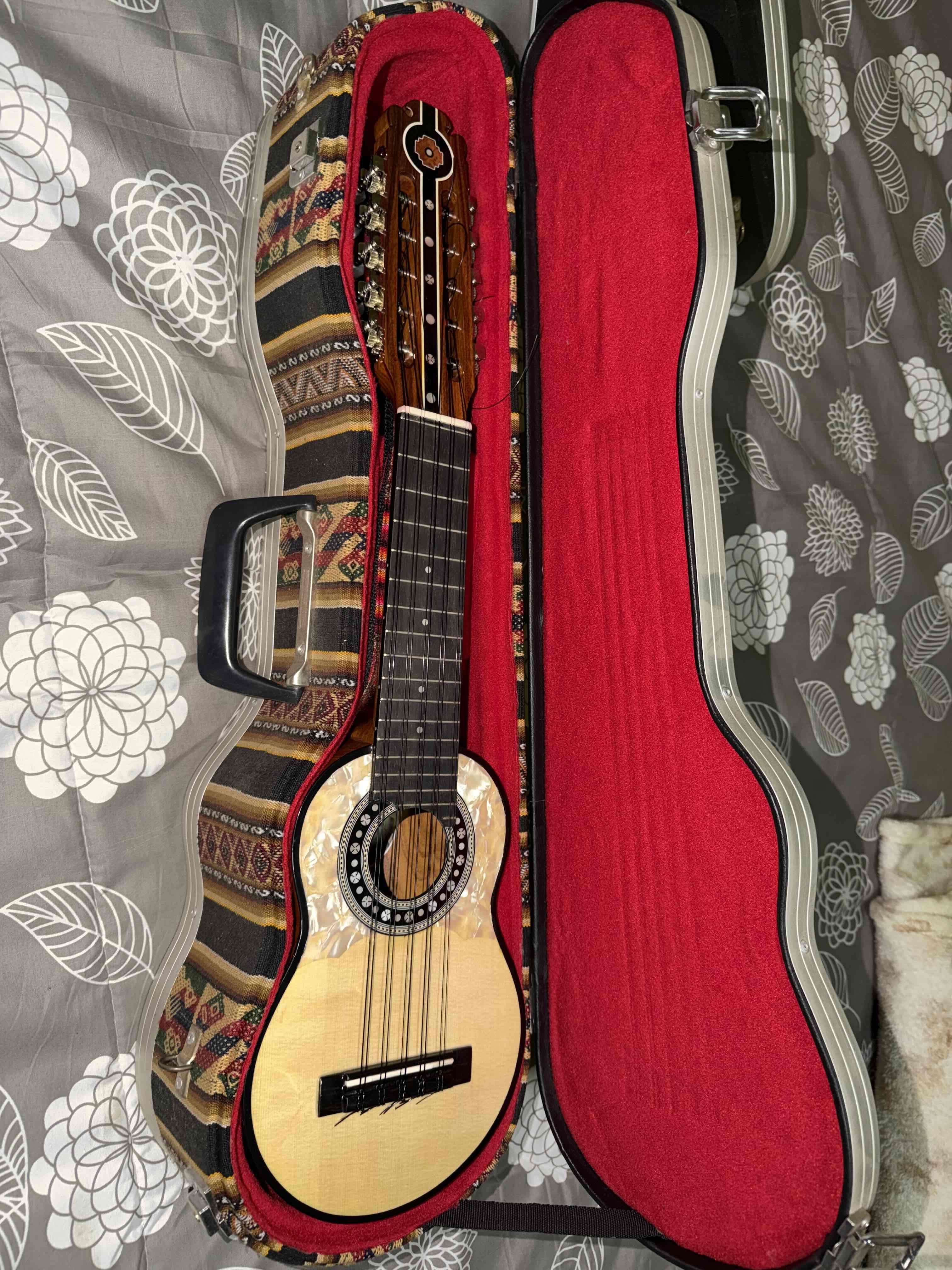 Charango electroacústico Quispe Torres - 1