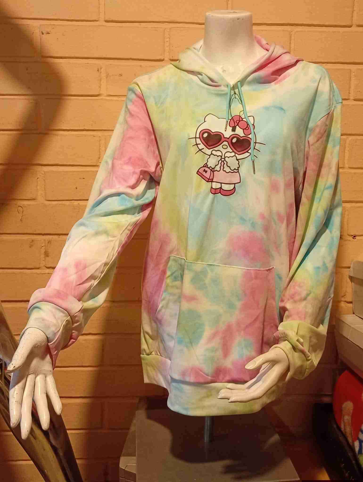 Polerón tie-dye con capucha