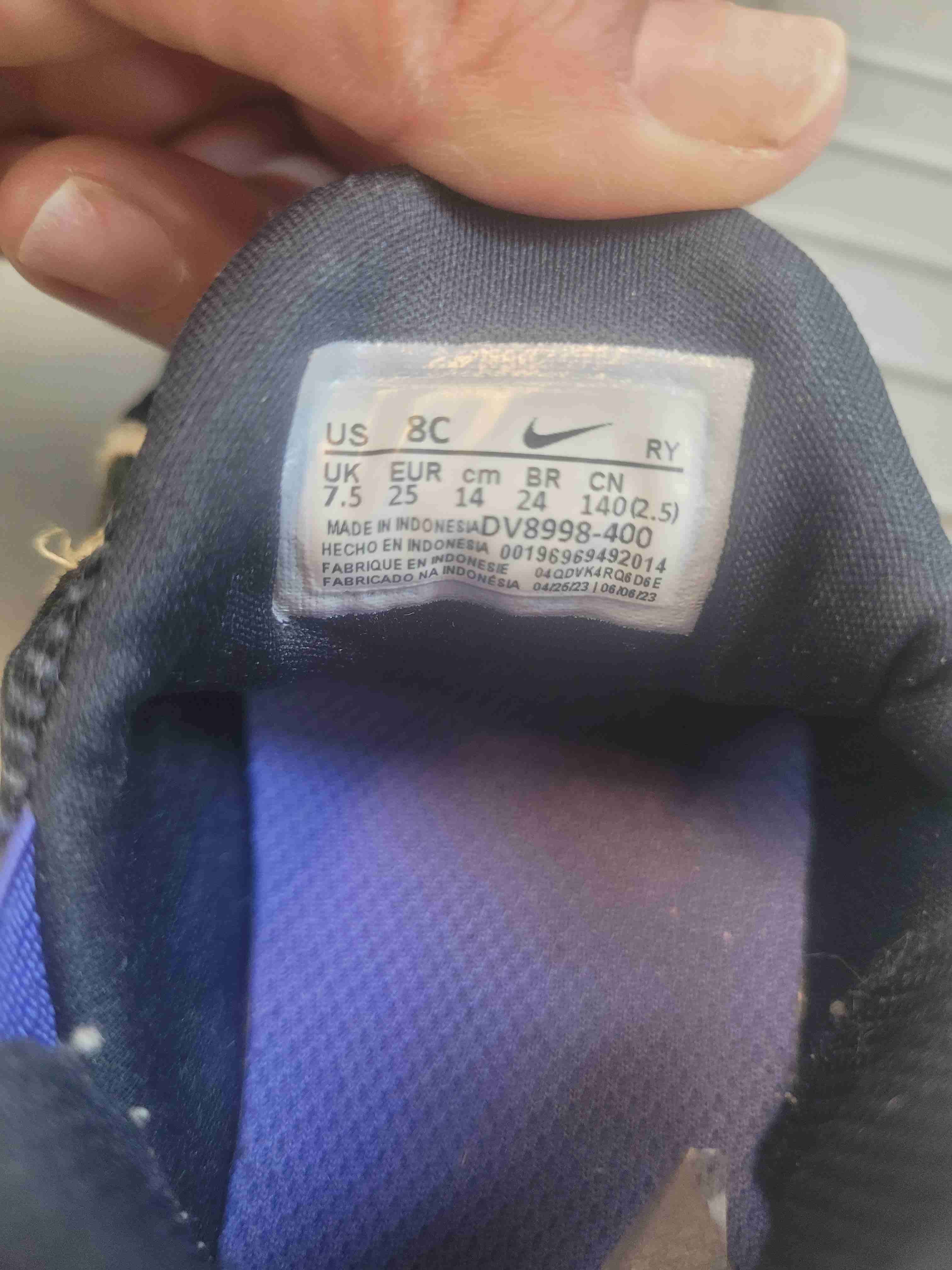 Zapatillas negras con detalles rosados - miniatura 3