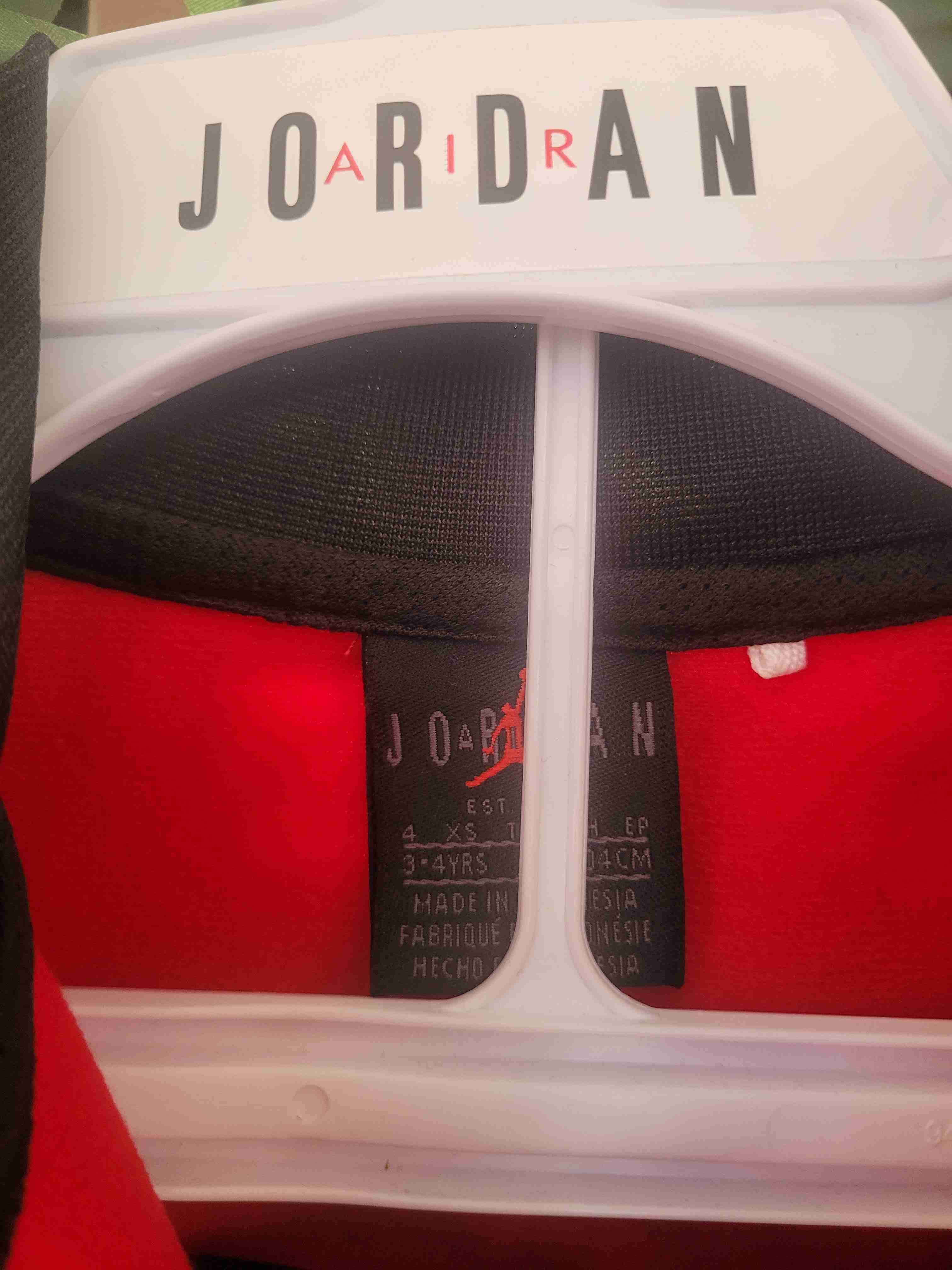 Conjunto deportivo niño rojo y negro - miniatura 4