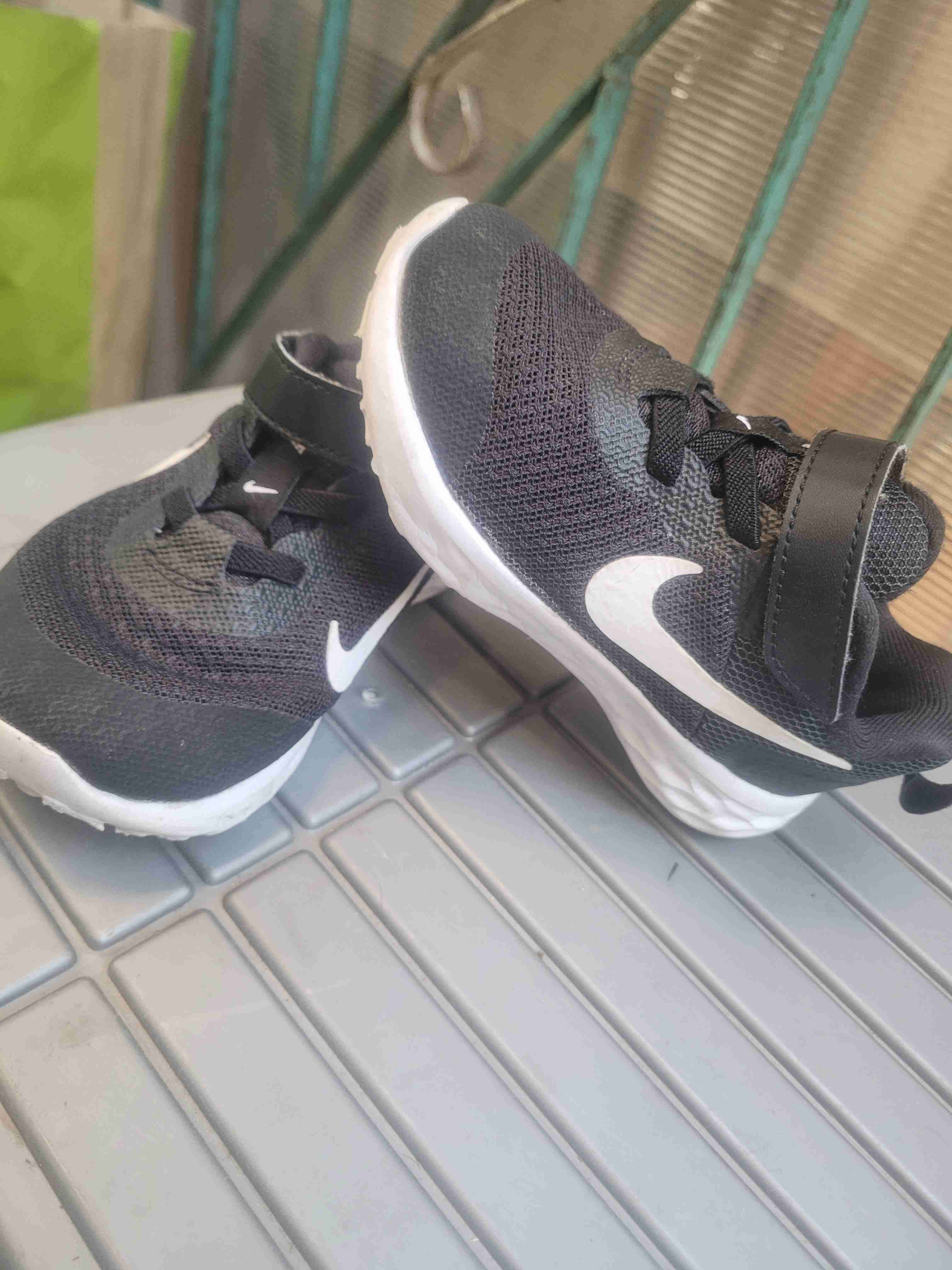 Zapatillas negras deportivas para niños - miniatura 2